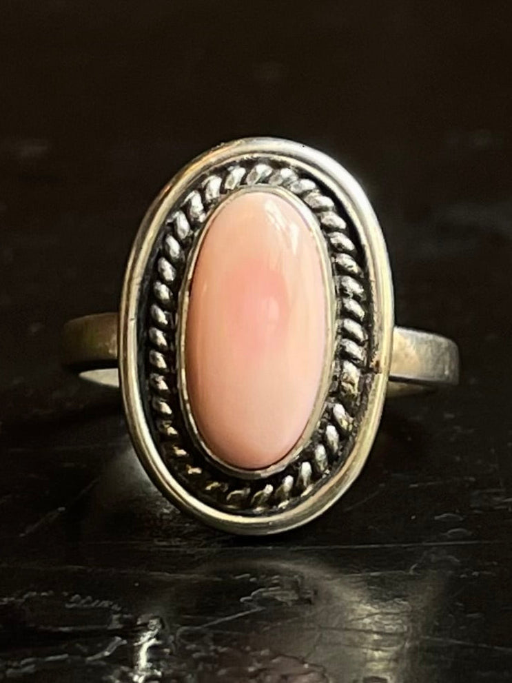 Pink Conch Oval Ring Size 6 | 925 Sterling Silver G138