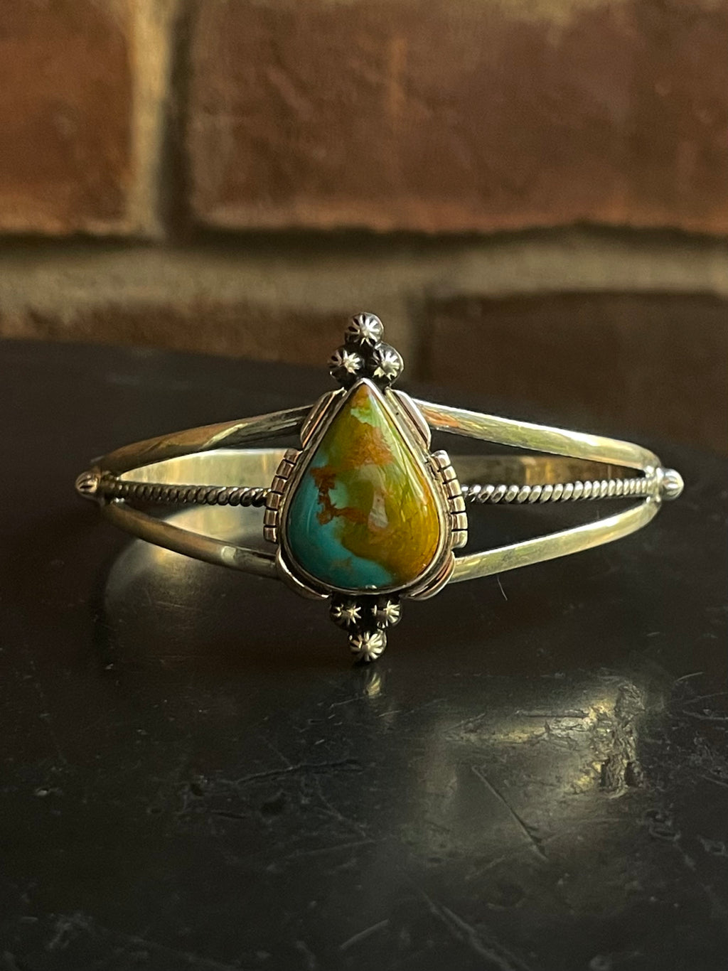 Kingman Turquoise Teardrop Cuff Bracelet | 925 Sterling Silver G679