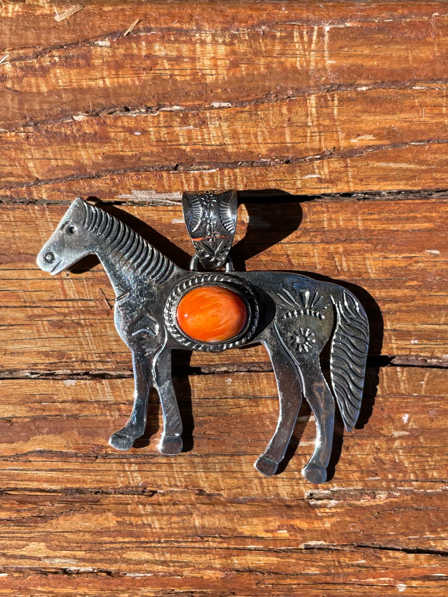 Spiny Oyster Horse Pendant | 925 Sterling Silver B915