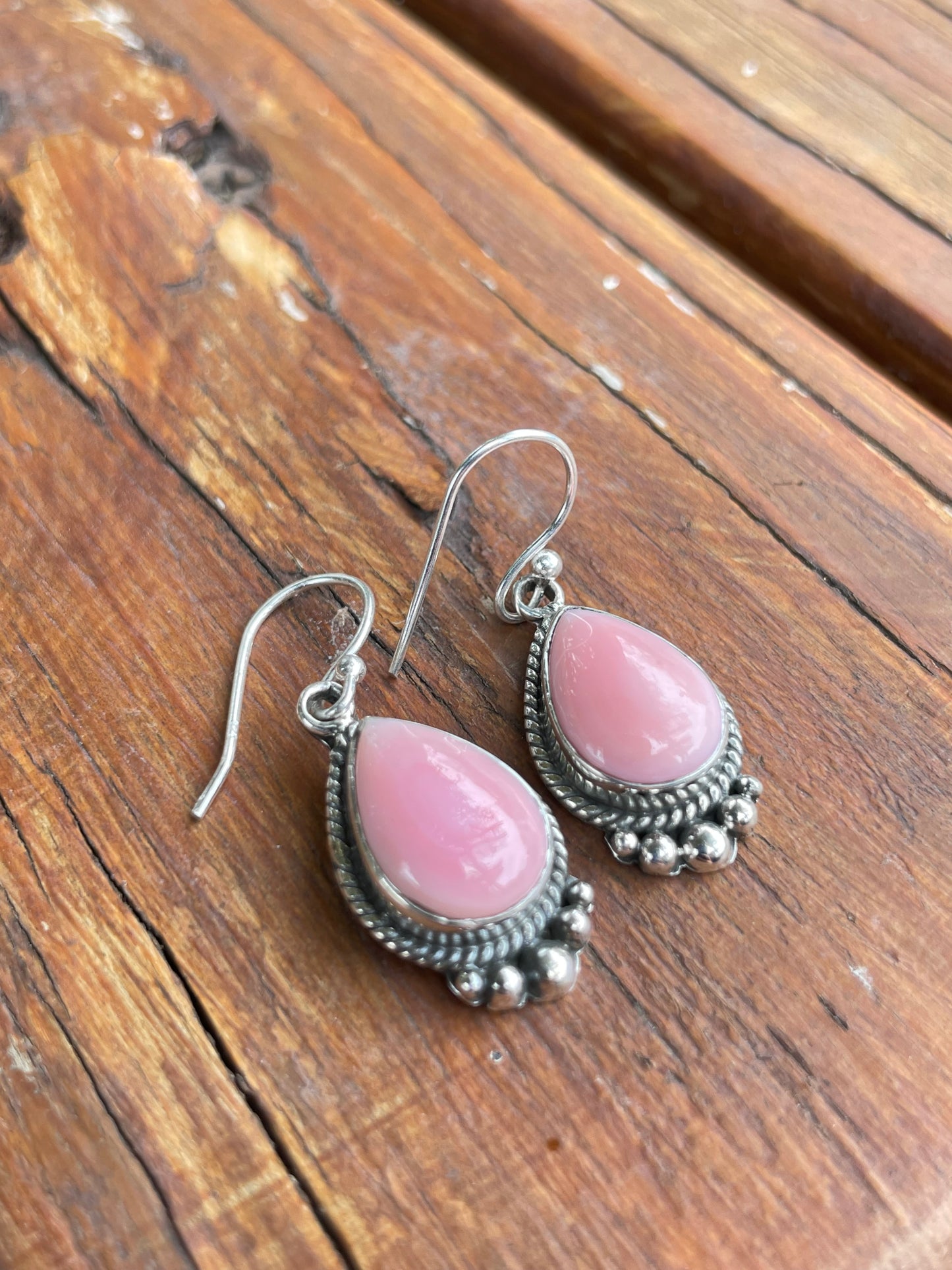 Pink Conch Tear Drop Dangle Earrings | 925 Sterling Silver B953