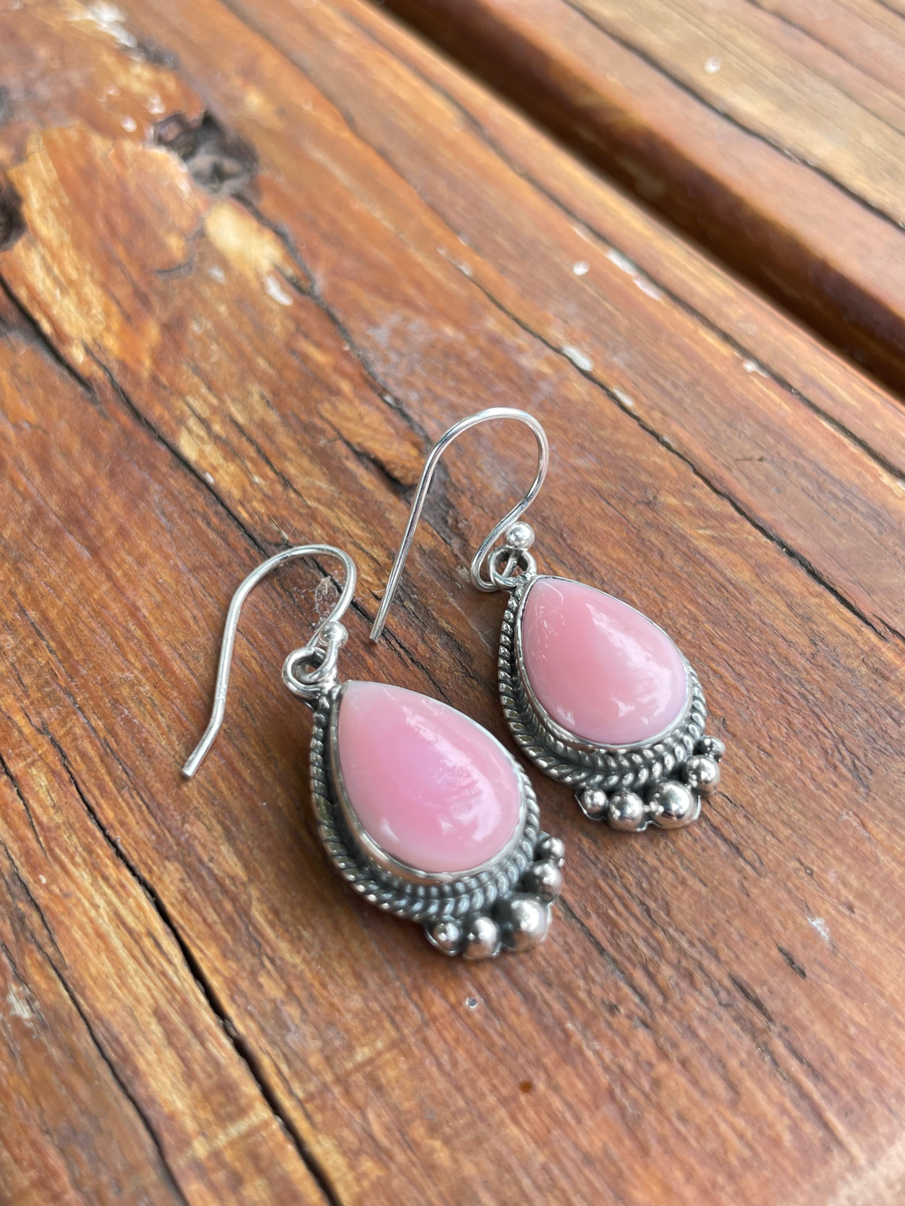 Pink Conch Tear Drop Dangle Earrings | 925 Sterling Silver B953
