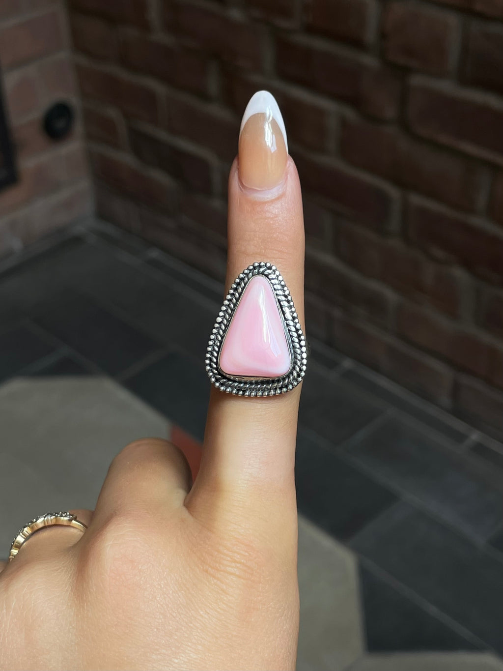 Pink Conch Twisted Wire Ring | Sterling Silver | Size 9 | A460