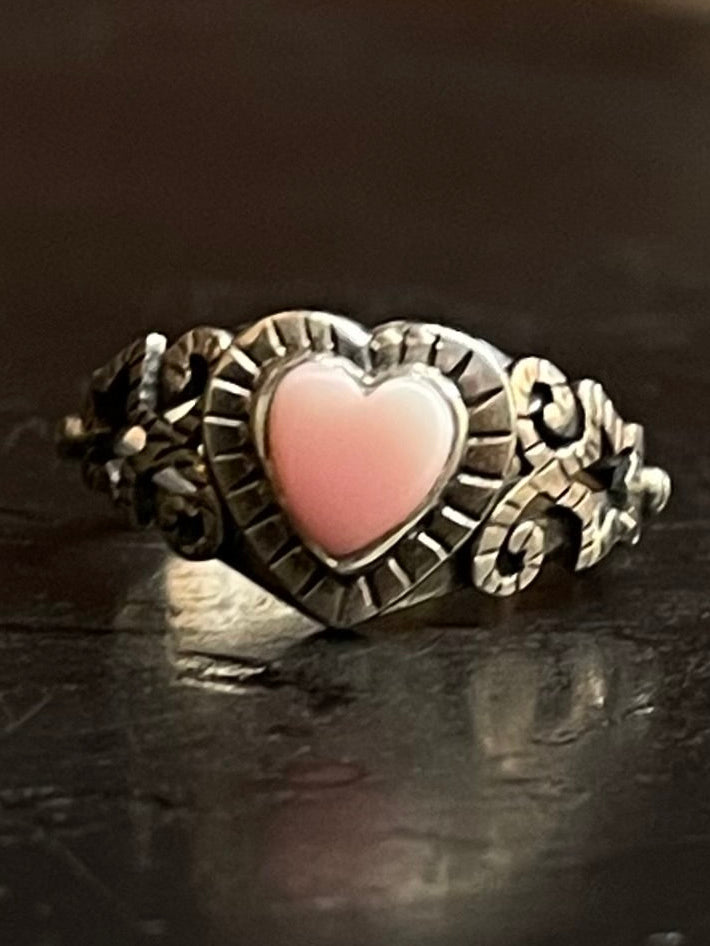 Pink Conch Heart Ring Size 6.5 | 925 Sterling Silver G156