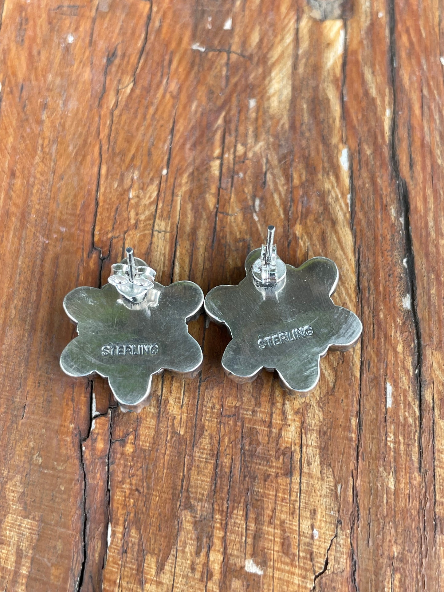 Kingman Turquoise Flower Stud Earrings | 925 Sterling Silver B973