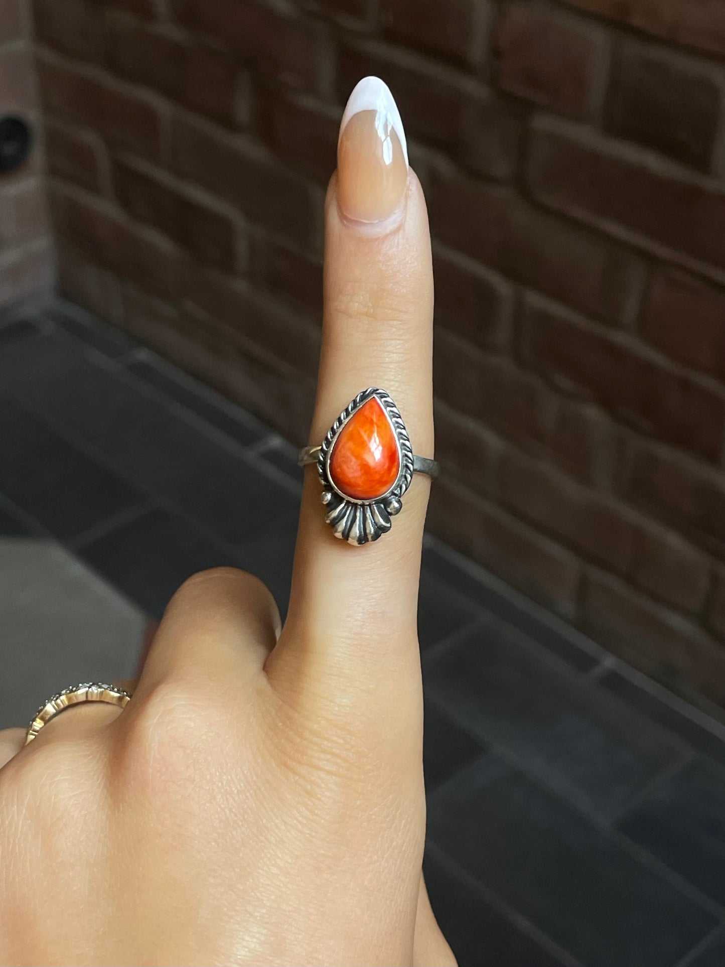 Spiny Oyster Teardrop Ring | Sterling Silver | Size 9 | A734