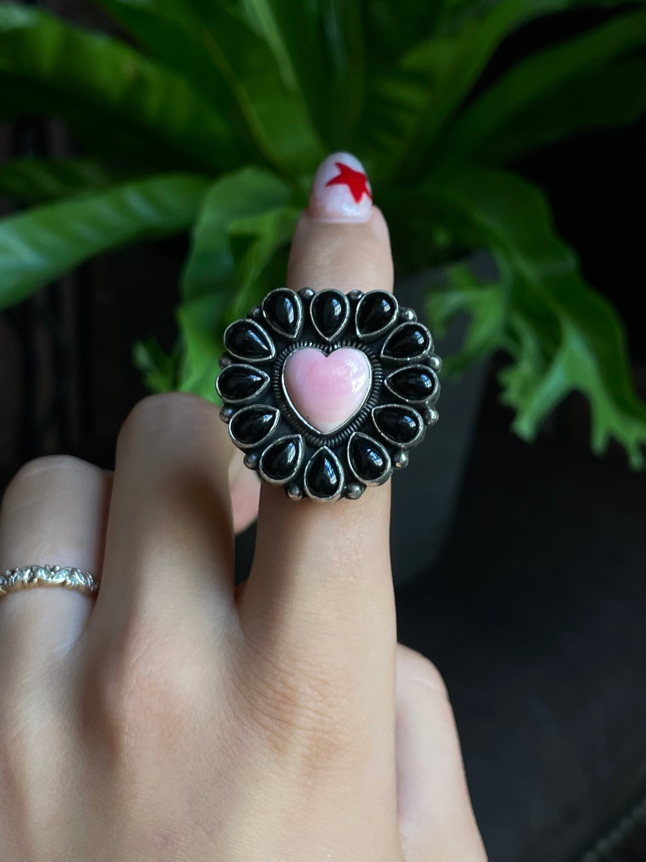 Black Onyx & Pink Conch Flower Ring | 925 Sterling Silver Size 9 G569