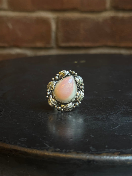 Pink Conch Teardrop Ring | Sterling Silver | Size 8 | C181