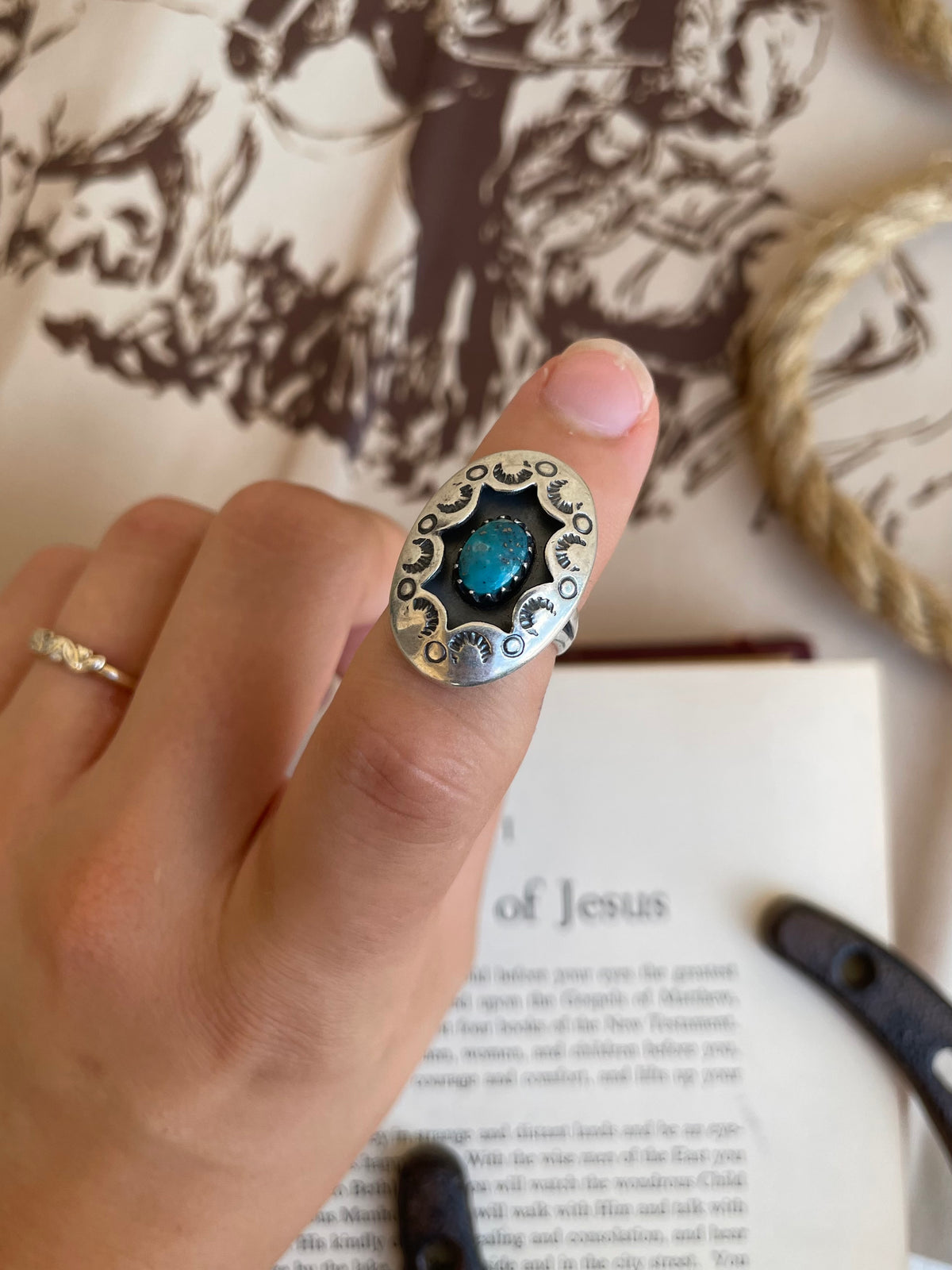 Kingman Turquoise Oval Statement Ring | 925 Sterling Silver Size 6 G812