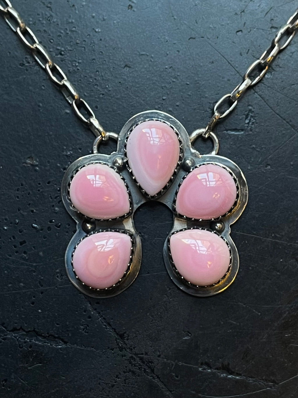 Pink Conch Naja Necklace | Petite Cluster Drop | 925 Silver E578