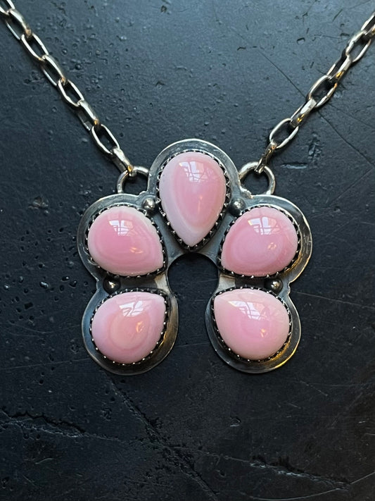 Pink Conch Naja Necklace | Petite Cluster Drop | 925 Silver E578
