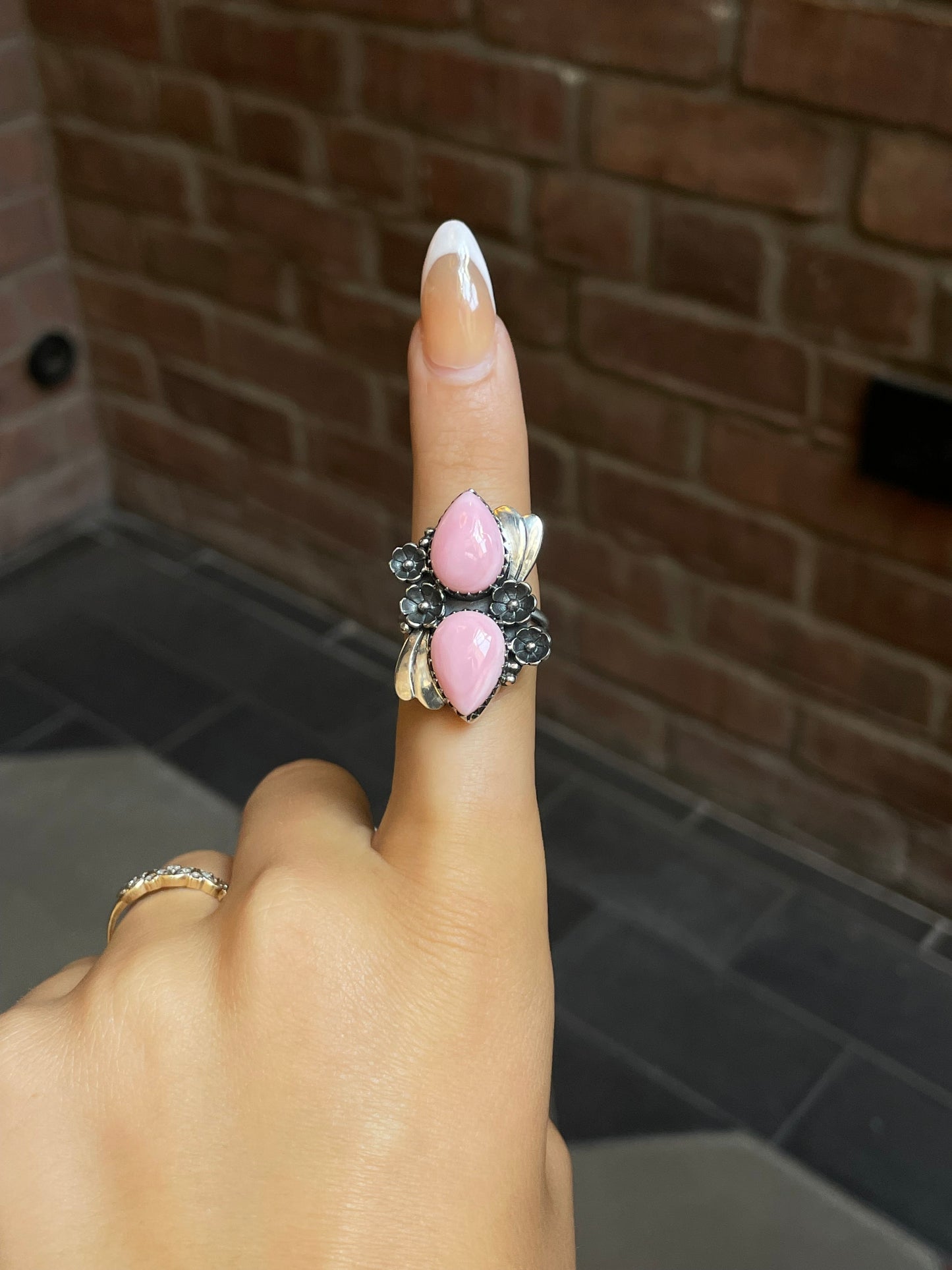 Pink Conch Tear Drop Ring Size 9| Sterling Silver E908