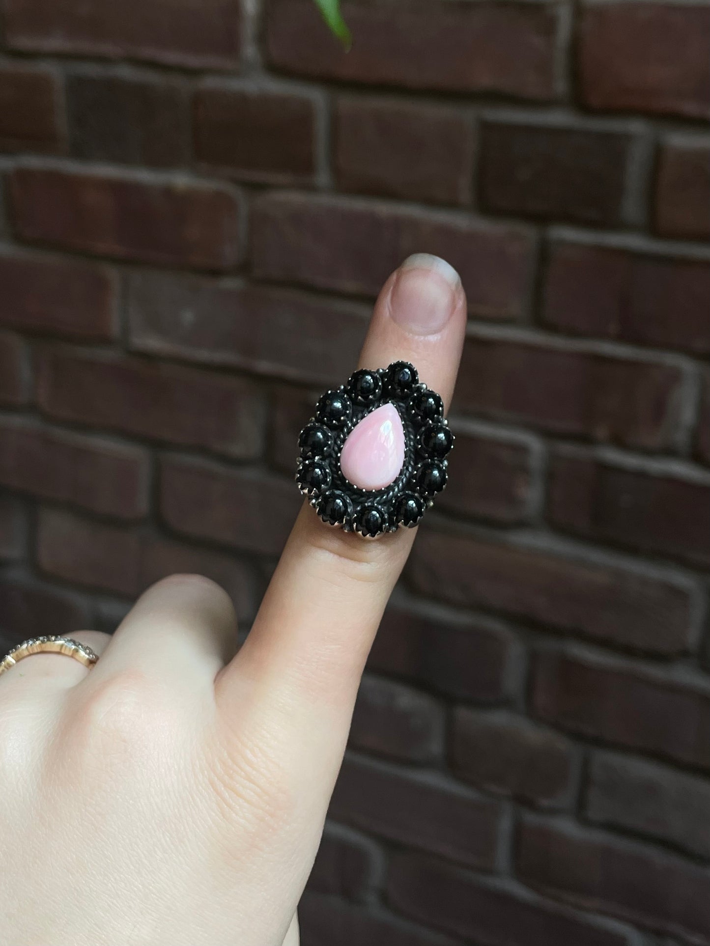 Pink Conch Teardrop Ring | Black Onyx | 925 Sterling Silver | Size 6 E289