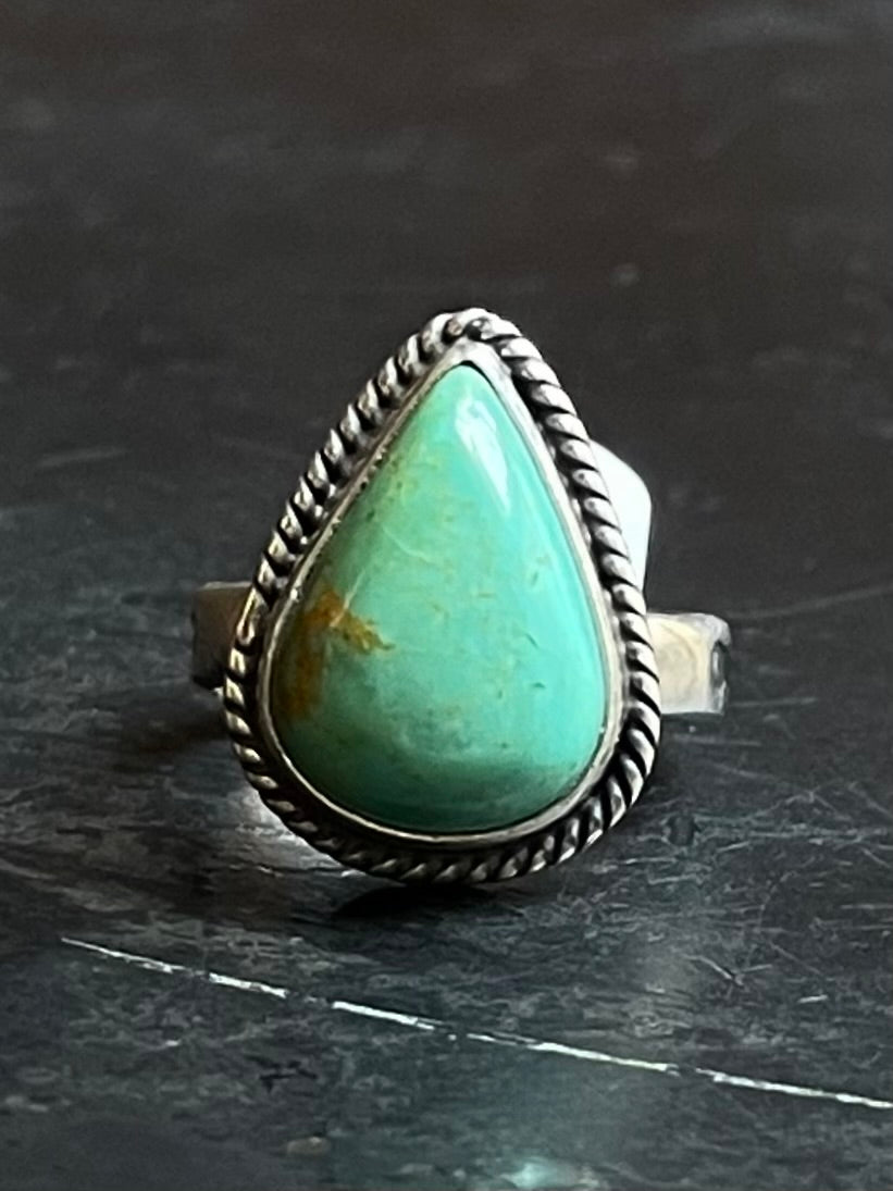 Kingman Turquoise Oval Ring | Sterling Silver | Size 6 | A450
