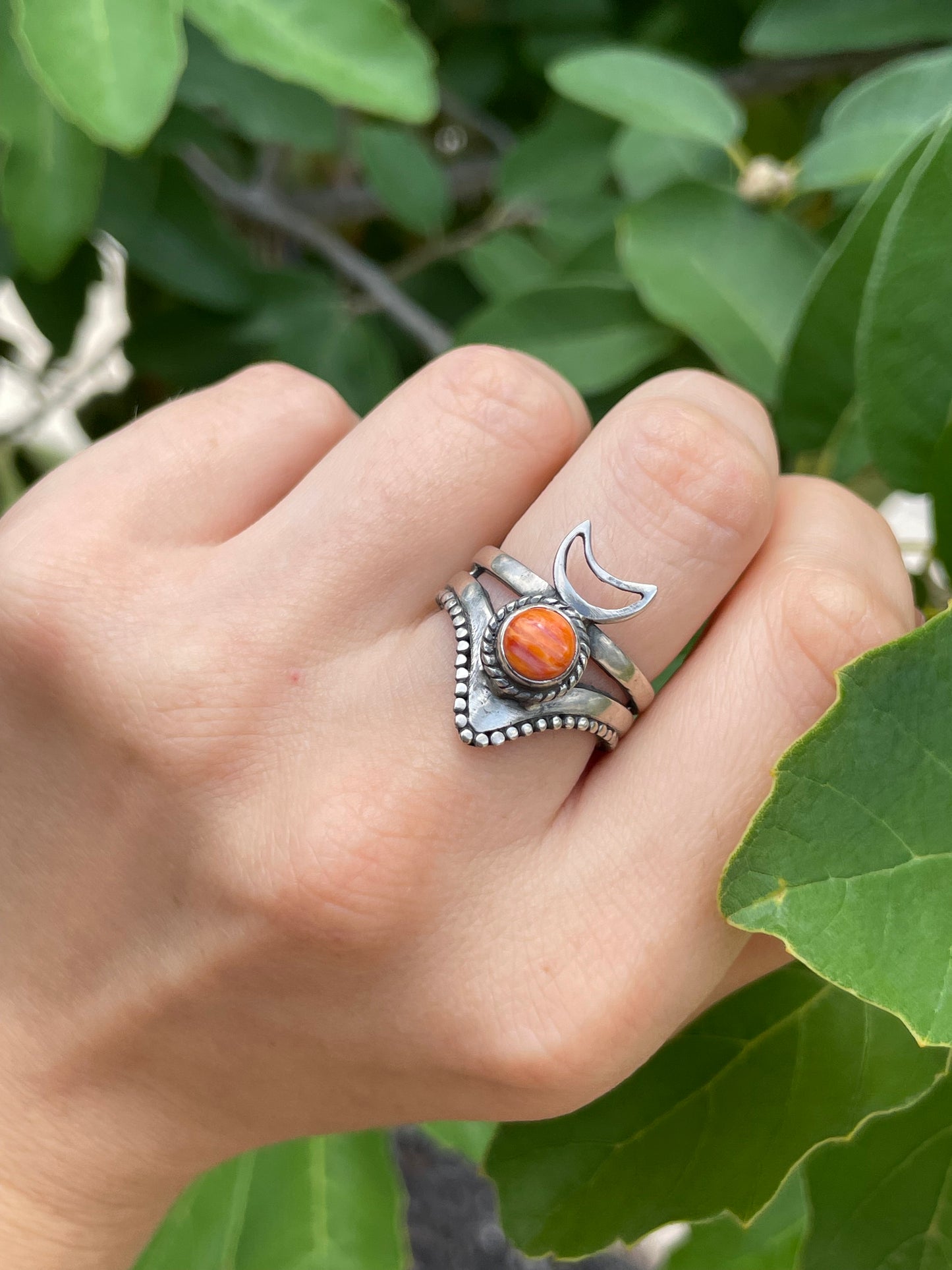 Spiny Oyster Crescent Moon Ring Size 7.5 | 925 Sterling Silver D170