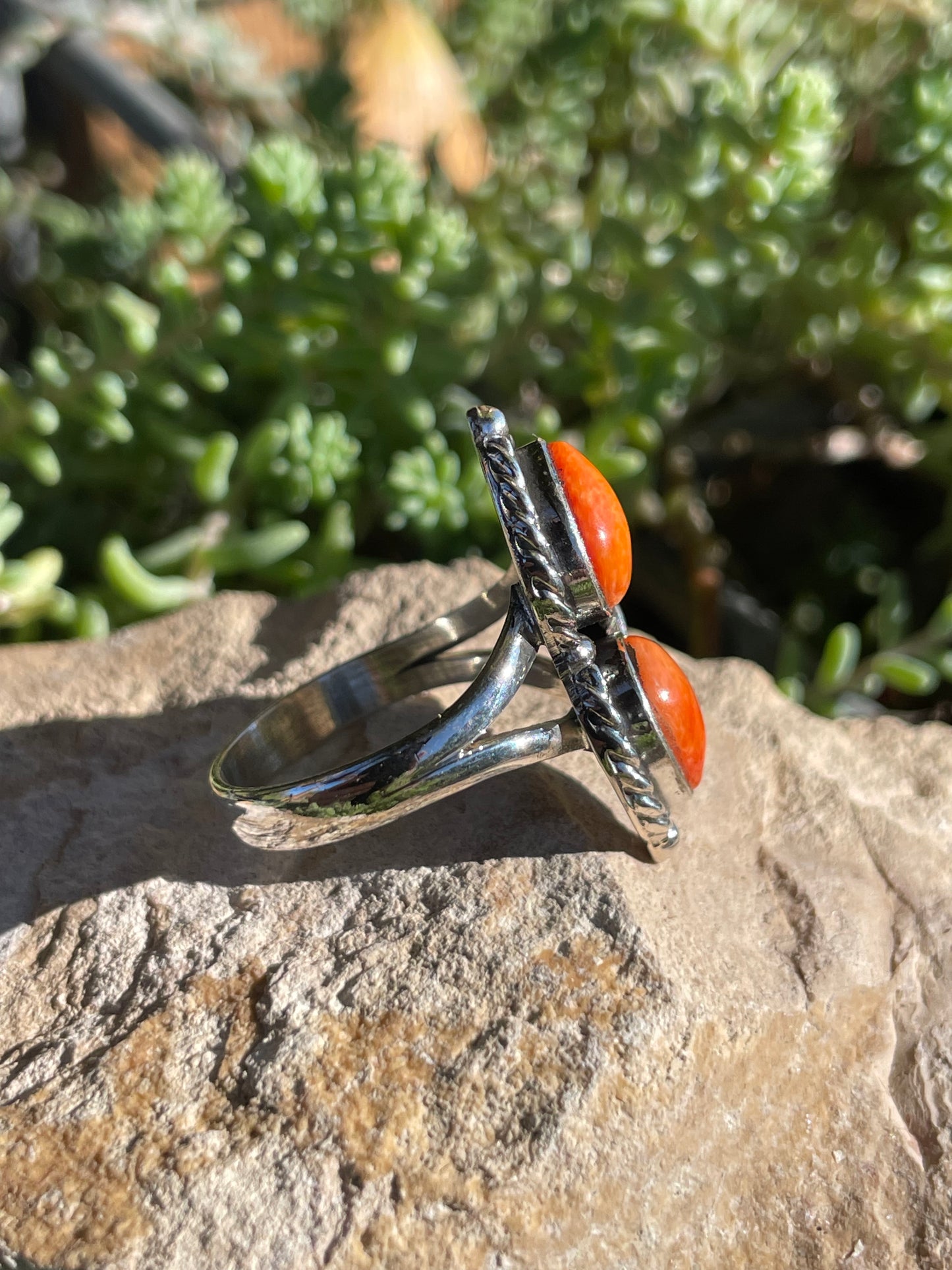 Spiny Oyster Feather Ring Size 9 | 925 Sterling Silver B679