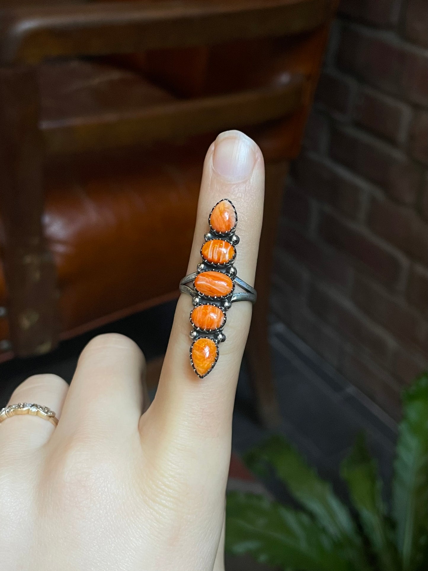 Spiny Oyster Row Ring | 925 Sterling Silver Size 7 E480