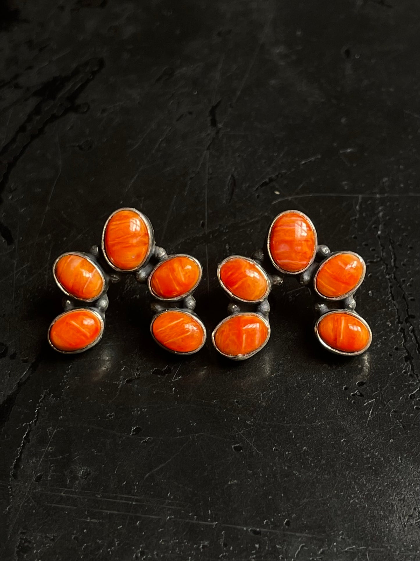 Spiny Oyster Naja Stud Earrings | Sterling Silver E645