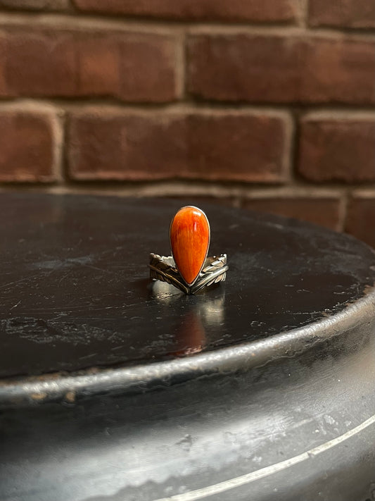 Spiny Oyster Feather Ring Size 9 | 925 Sterling Silver C929