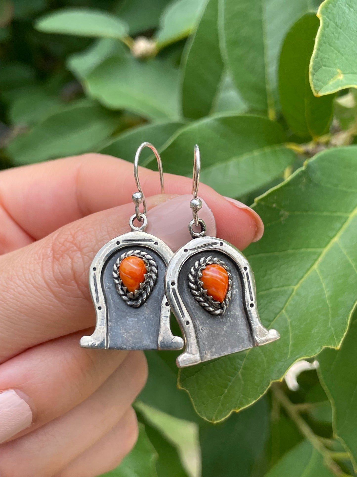 Spiny Oyster Horse Shoe Hook Earrings | 925 Sterling Silver D190