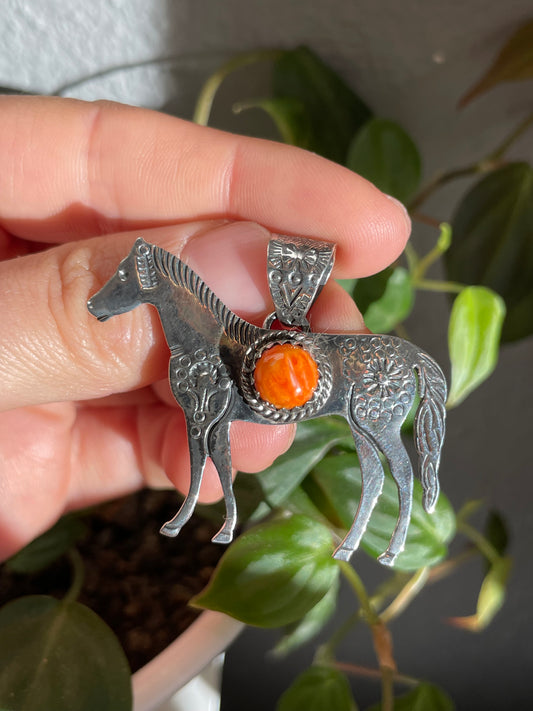Spiny Oyster Horse Pendant | Sterling Silver 925 B827