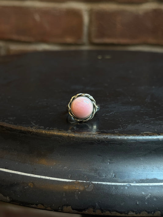 Pink Conch Ring | Sterling Silver | Size 8 | C154