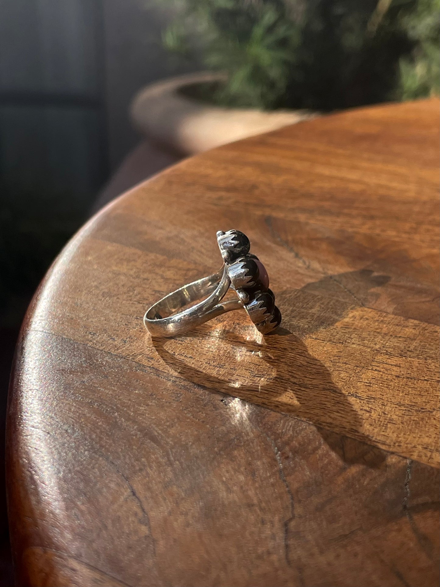 Pink Conch & Black Onyx Ring Size 9 | 925 Sterling Silver C884