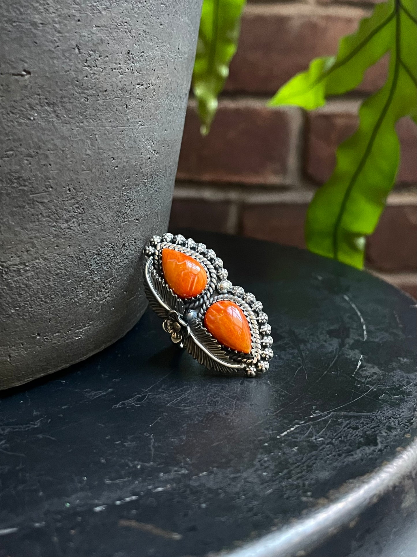 Spiny Oyster Feather Ring Size 8 | 925 Sterling Silver C572