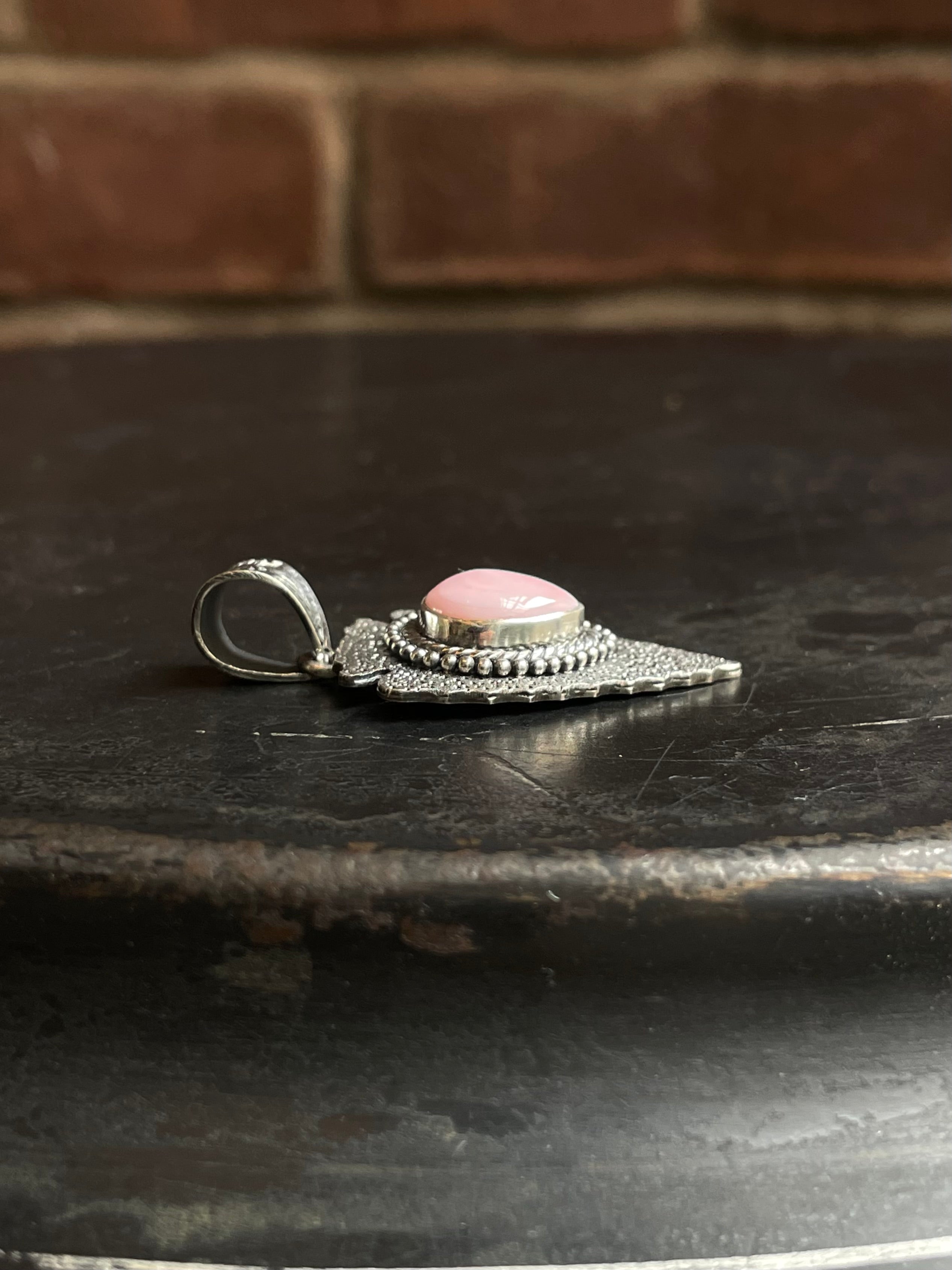 Pink Conch Arrow Head Pendant | 925 Sterling Silver E960