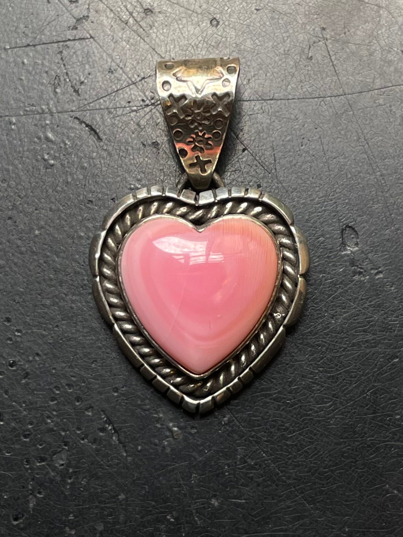 Pink Conch Heart Pendant | 925 Sterling Silver E959