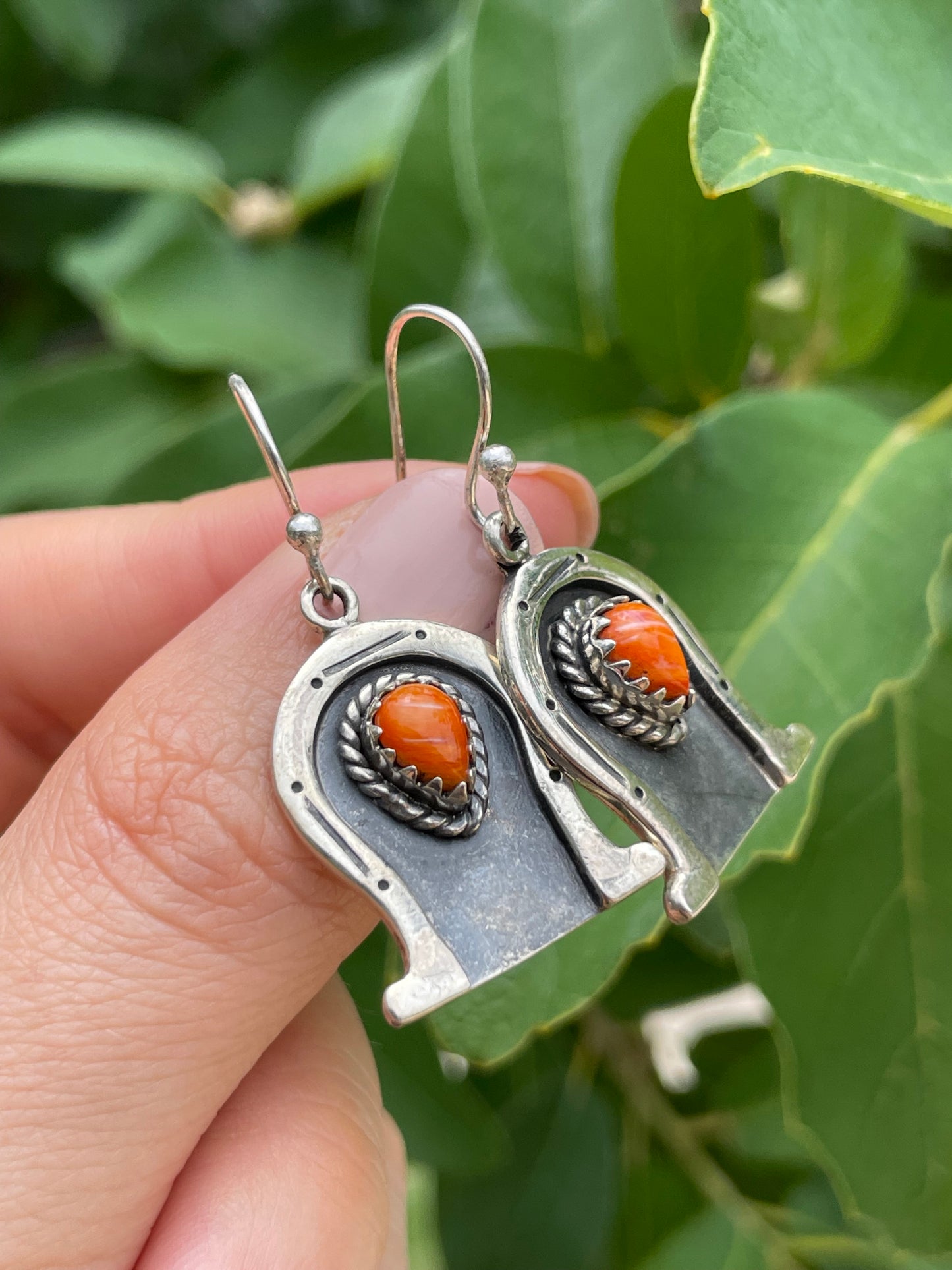 Spiny Oyster Horse Shoe Hook Earrings | 925 Sterling Silver D190