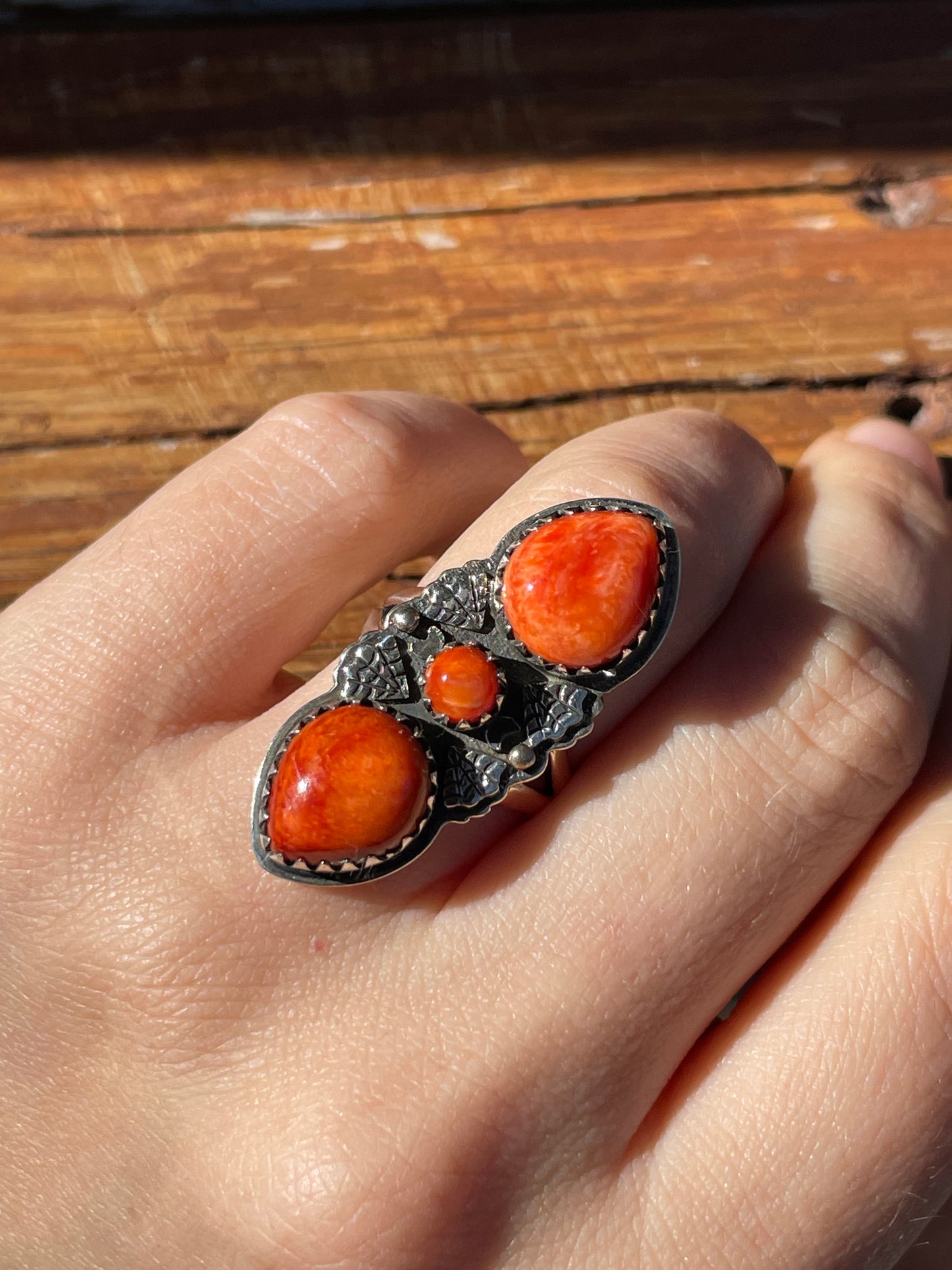 Spiny Oyster Triple Stone Ring Size 6 | 925 Sterling Silver B943
