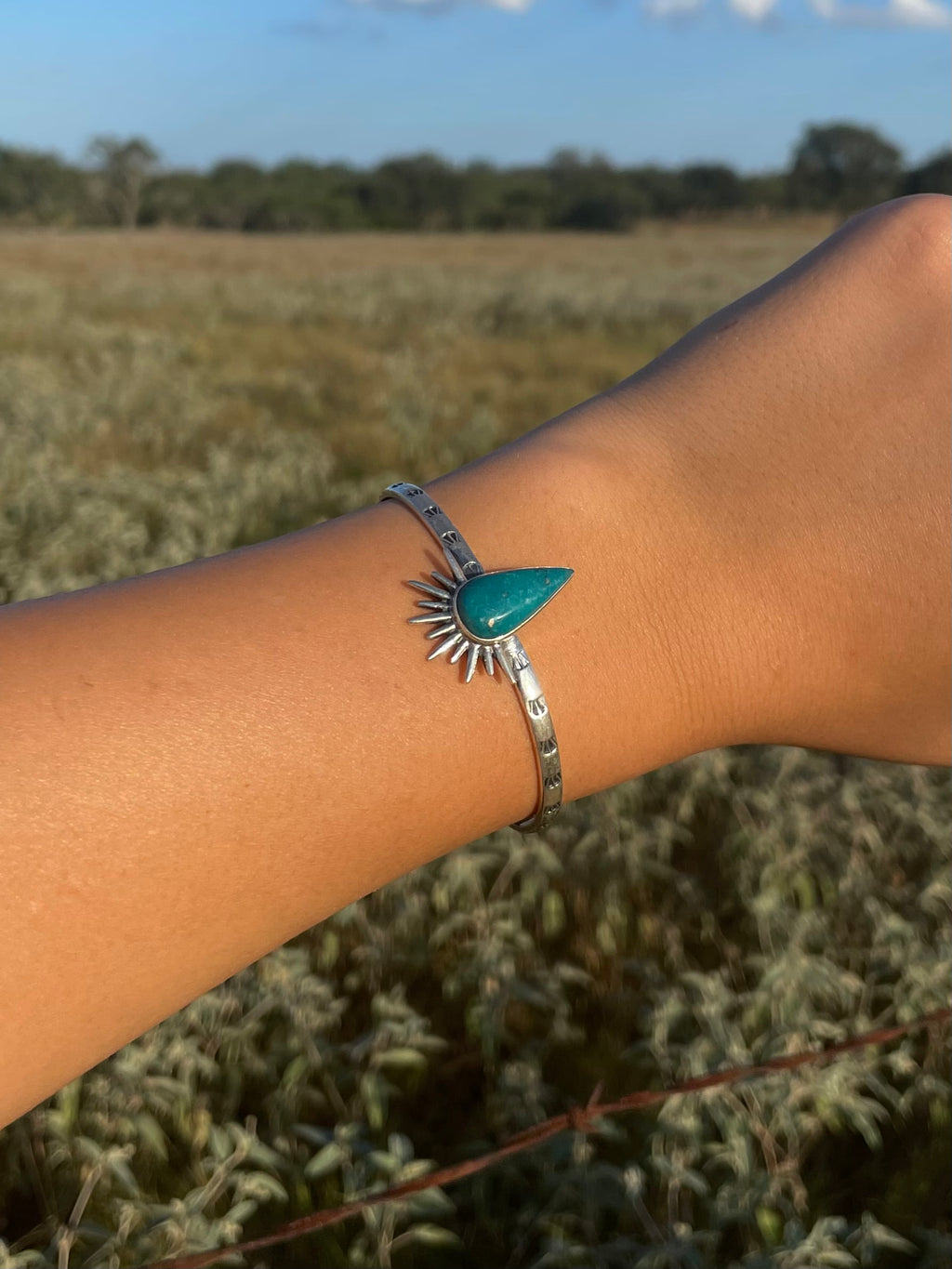Turquoise Teardrop Sunburst Cuff Bracelet | 925 Sterling Silver G737