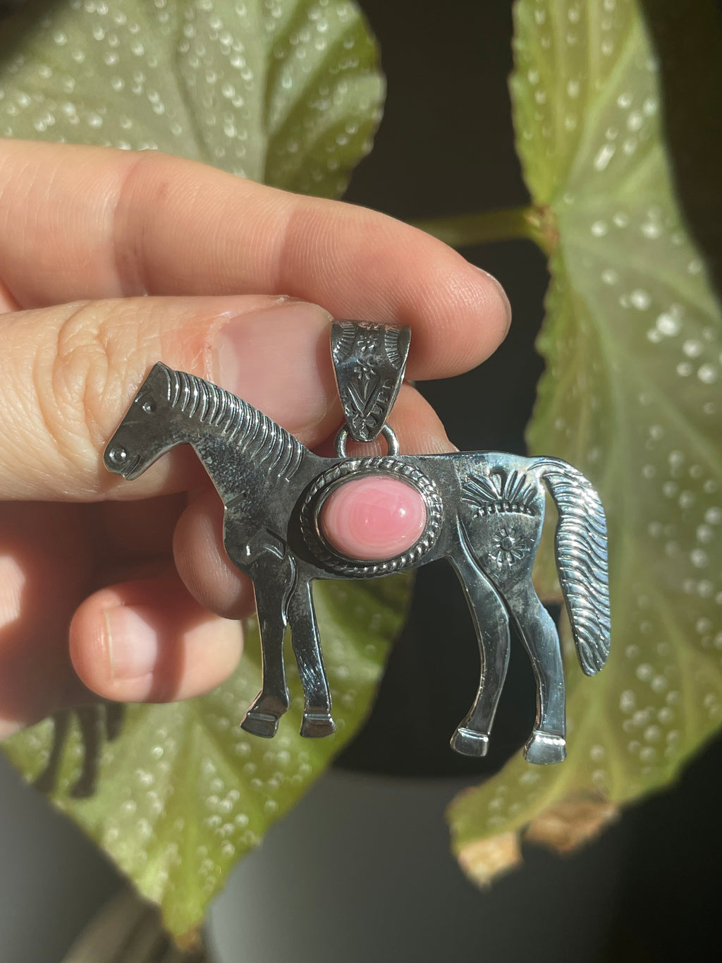 Pink Conch Horse Pendant | Sterling Silver 925 B840
