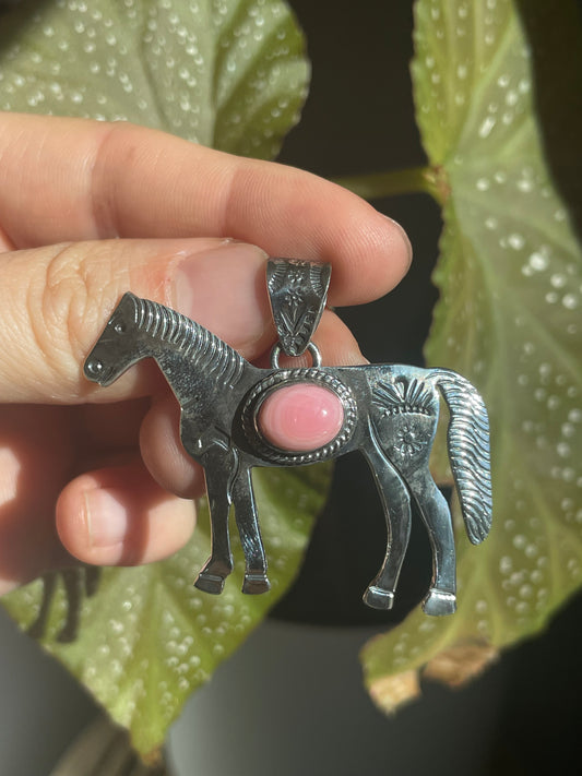 Pink Conch Horse Pendant | Sterling Silver 925 B840