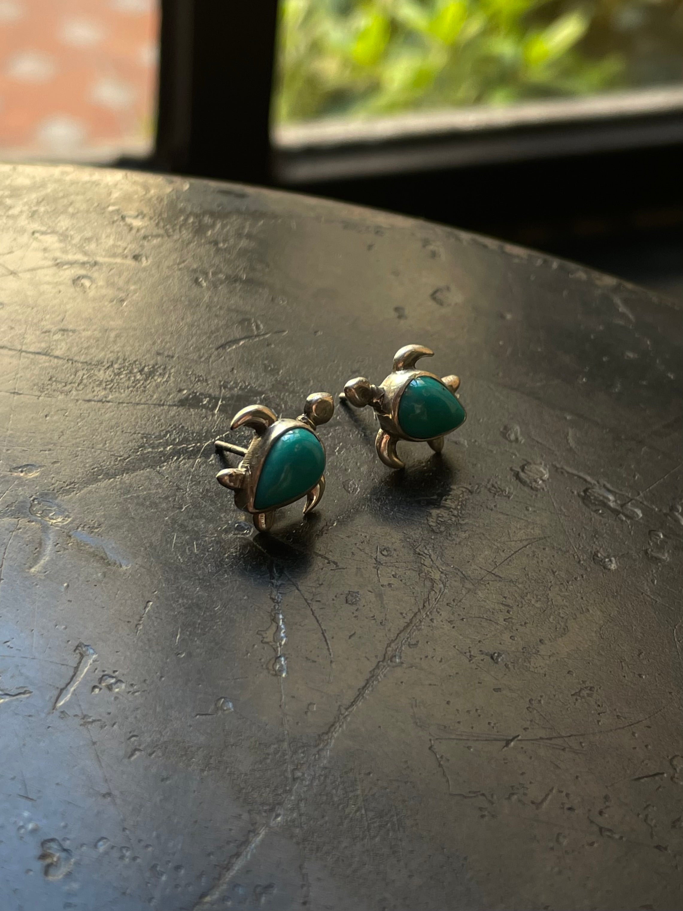 Kingman Turquoise Sea Turtle Stud Earrings | 925 Sterling Silver G661