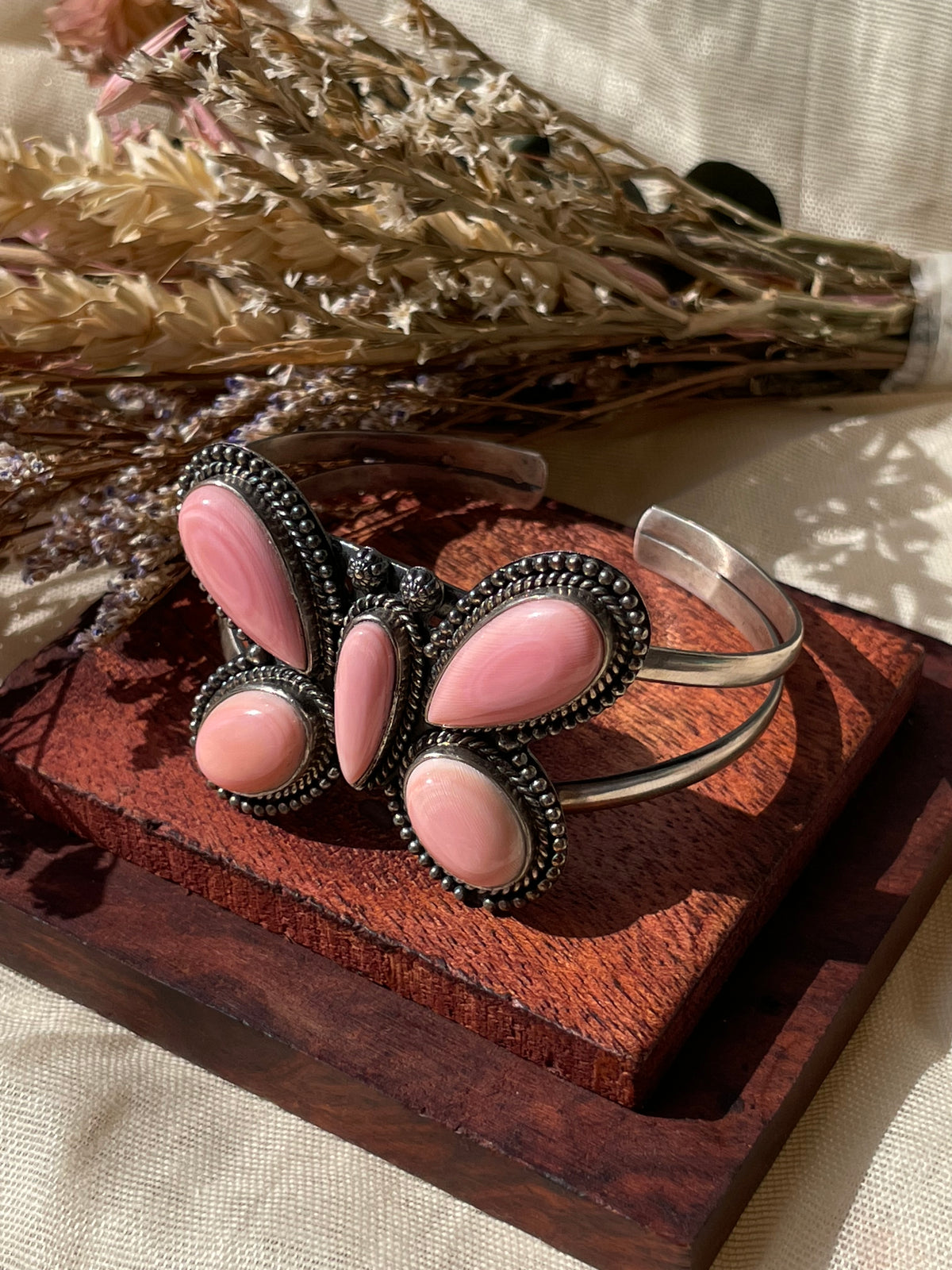 Pink Conch Five-Stone Cluster Cuff | 925 Sterling Silver D324