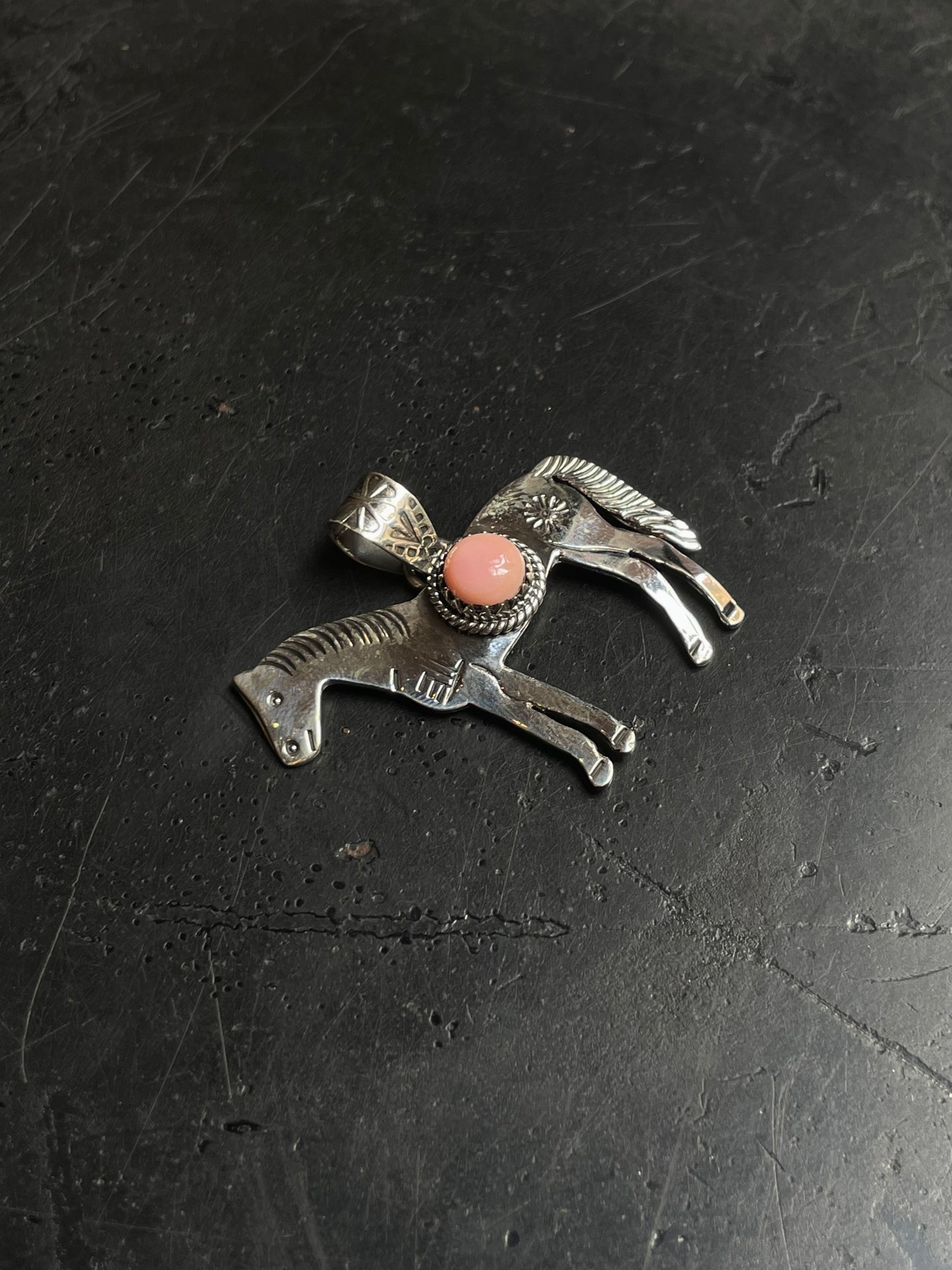 Pink Conch Horse Pendant | 925 Sterling Silver E251