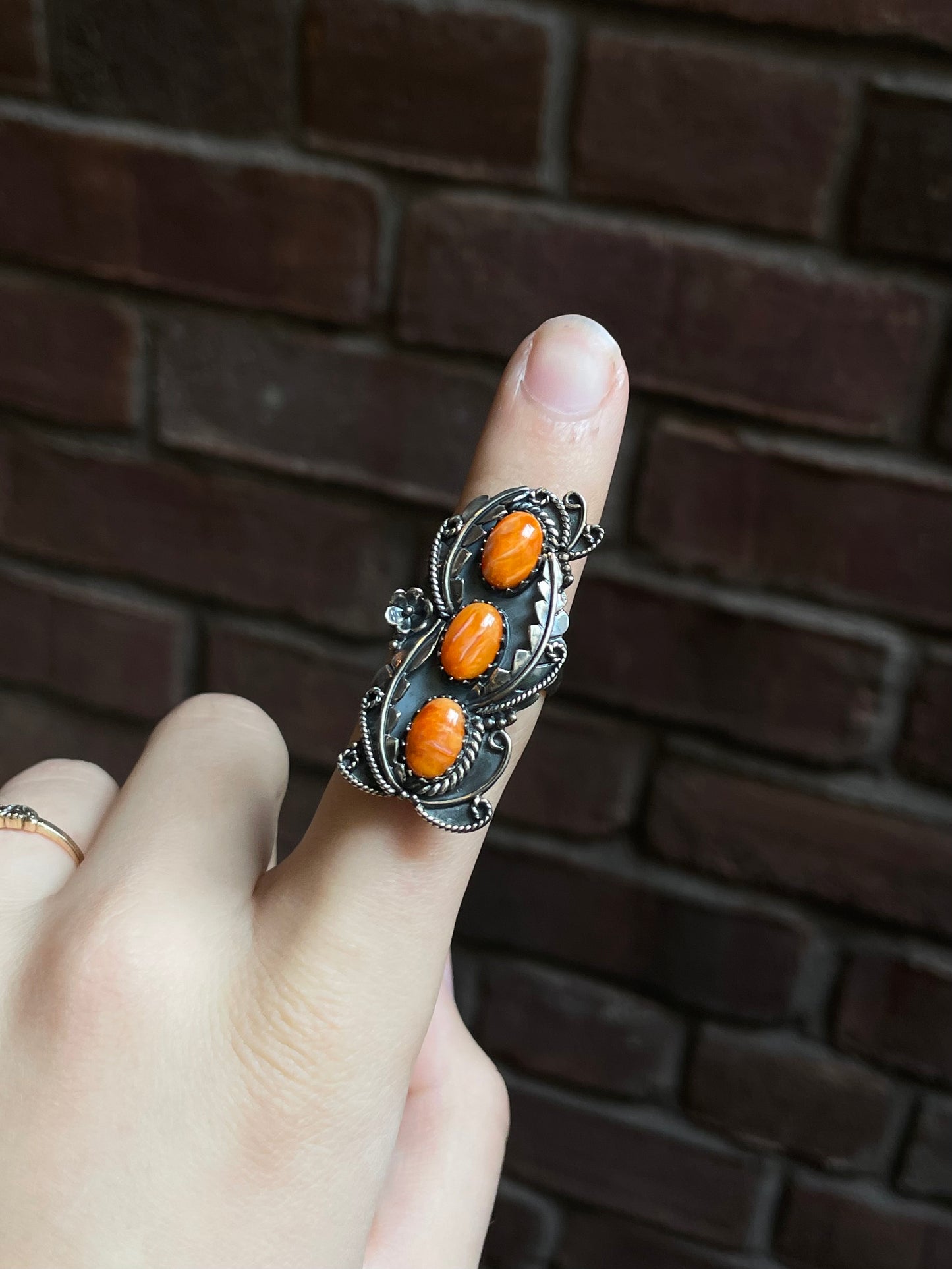 Spiny Oyster Feather Ring Size 8.5 | 925 Sterling Silver C951