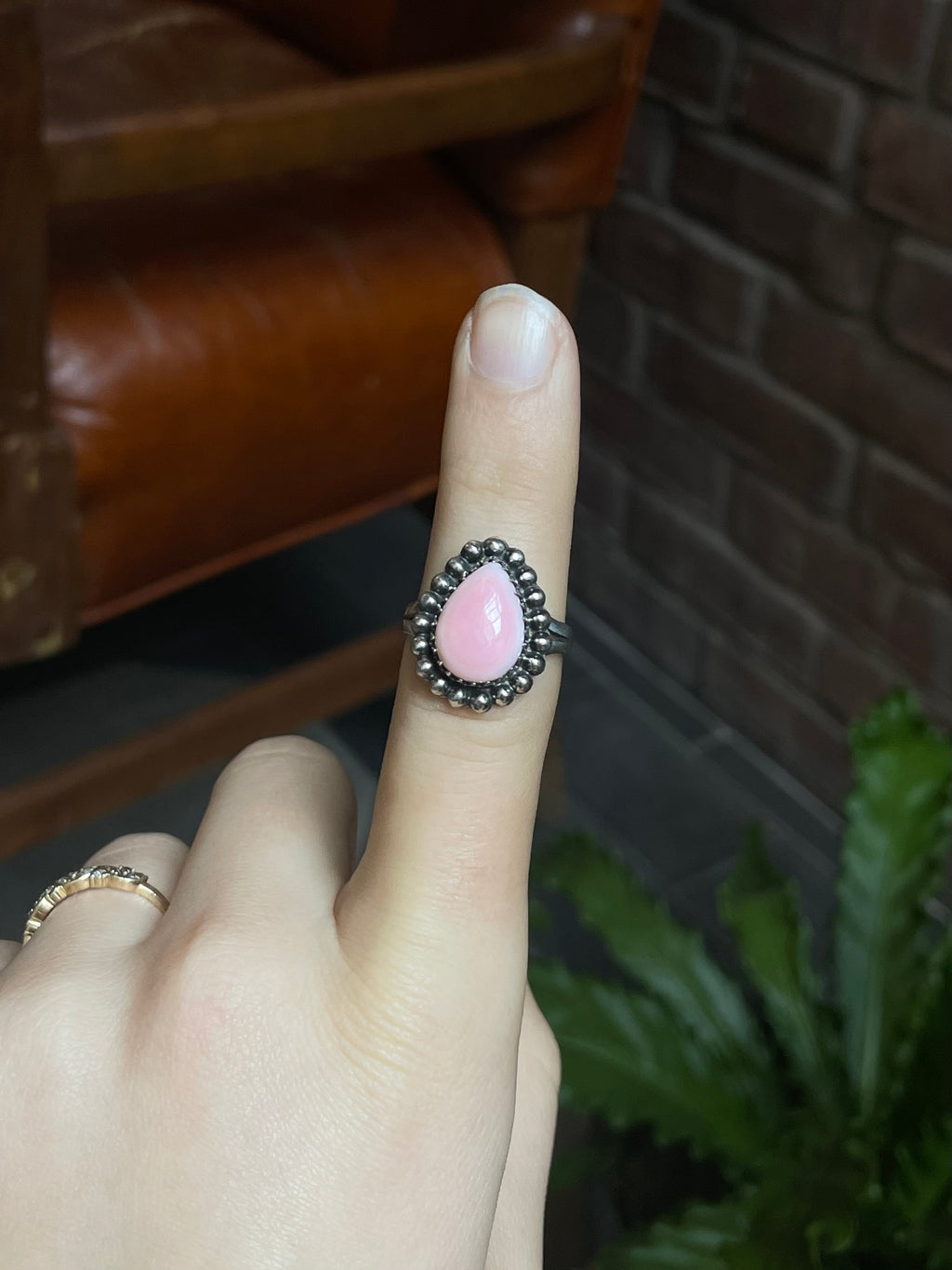 Pink Conch Tear Drop Ring | 925 Sterling Silver Size 8 E457