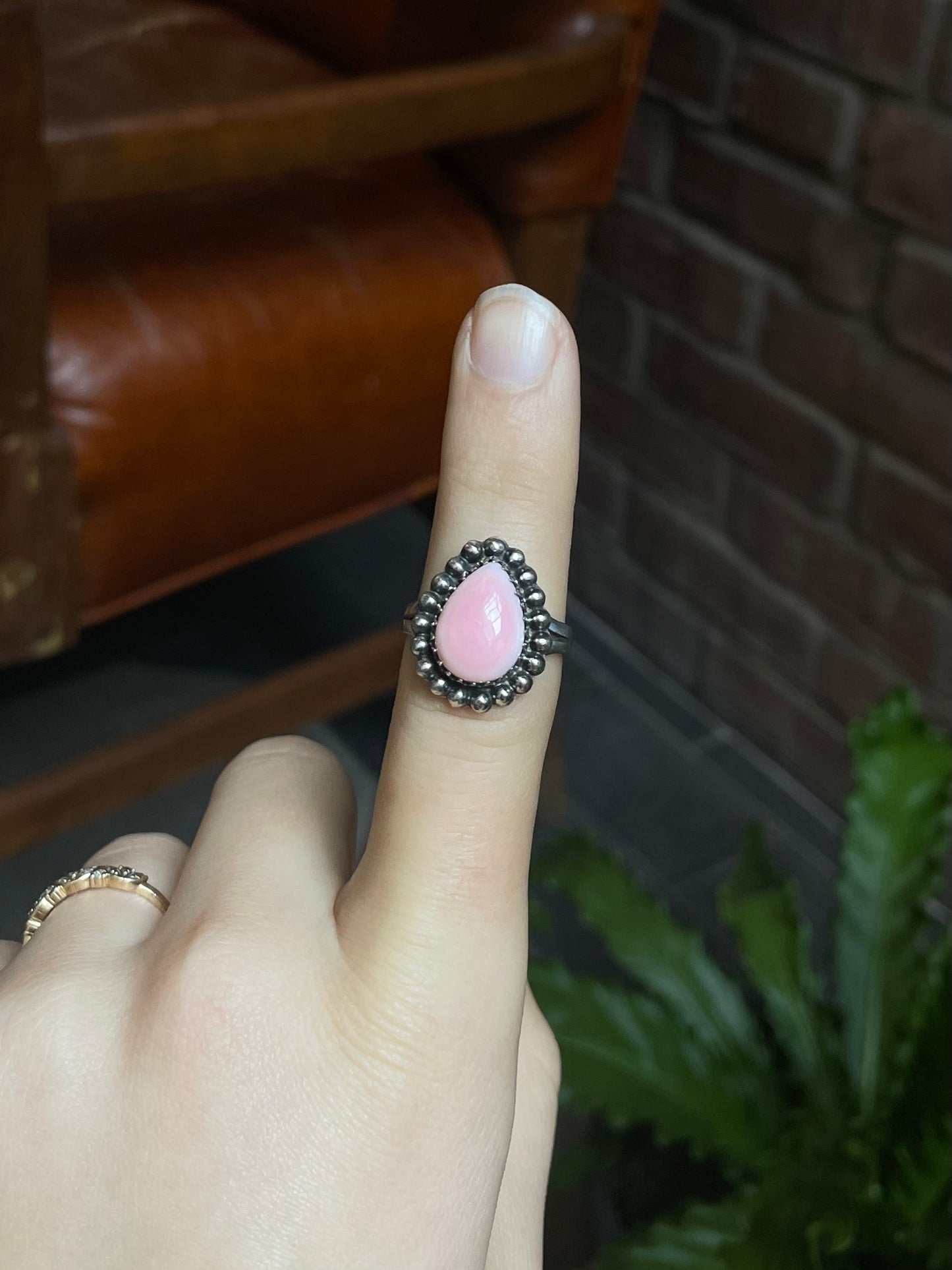 Pink Conch Tear Drop Ring | 925 Sterling Silver Size 8 E457