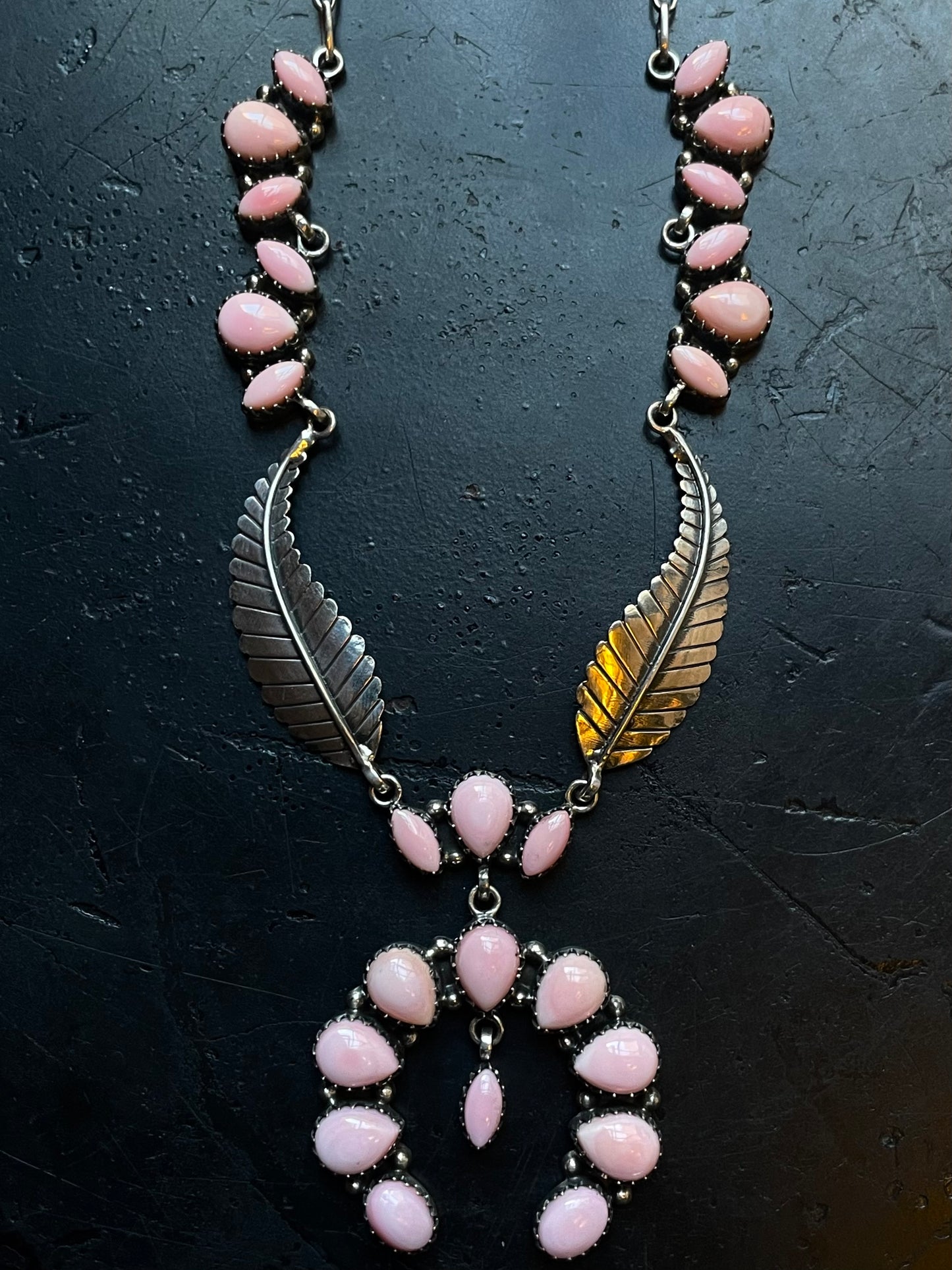 Pink Conch Naja Necklace | Leaf Detail with Cluster Drop | 925 Silver E587