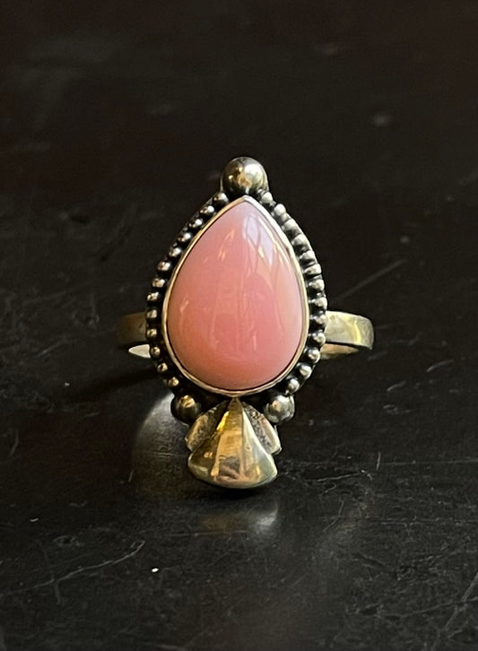 Pink Conch Tear Drop Ring Size 8 | Sterling Silver E915