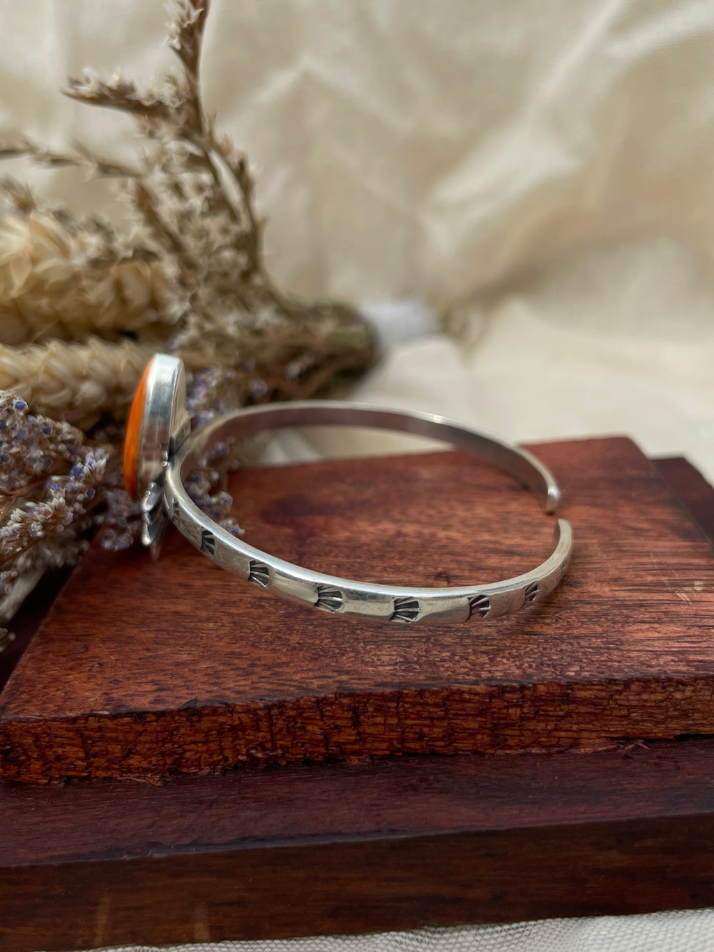 Spiny Oyster Teardrop Cuff Bracelet | 925 Sterling Silver D284