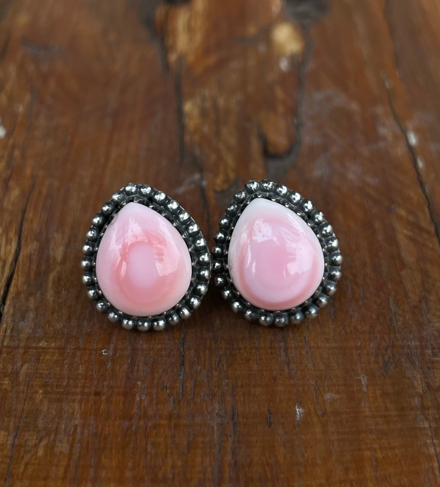 Pink Conch Tear Drop Stud Earrings | 925 Sterling Silver B964