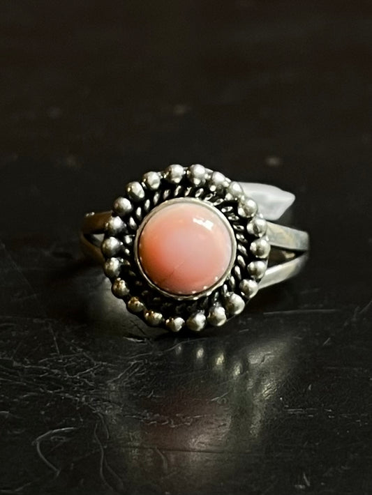 Pink Conch Ring | Sterling Silver | Size 8 | A286