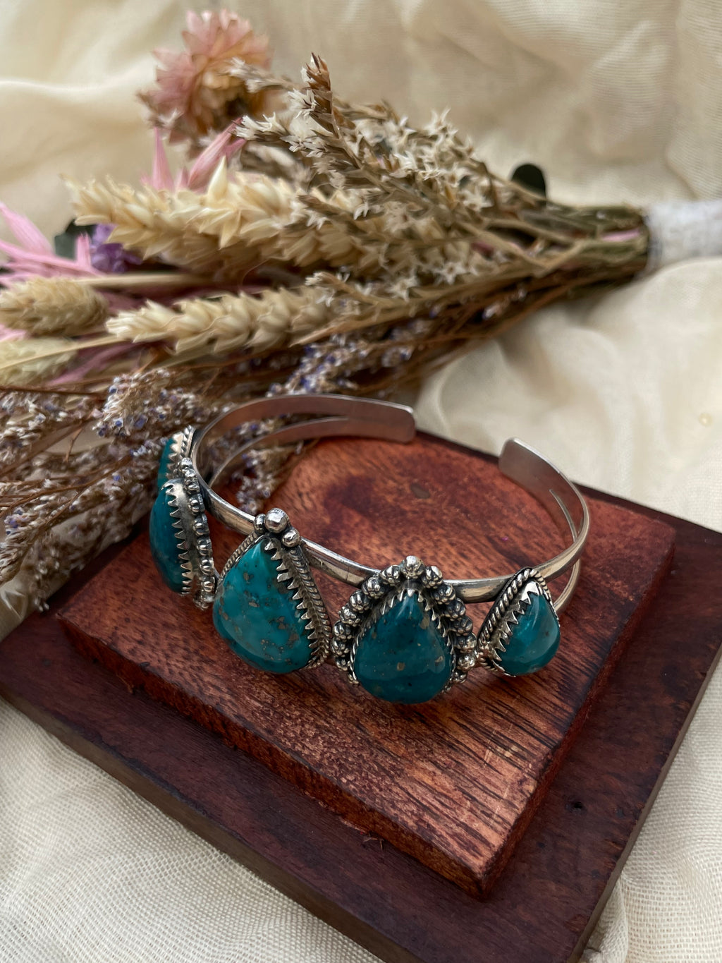 Turquoise Teardrop Cuff Bracelet | 925 Sterling Silver D276