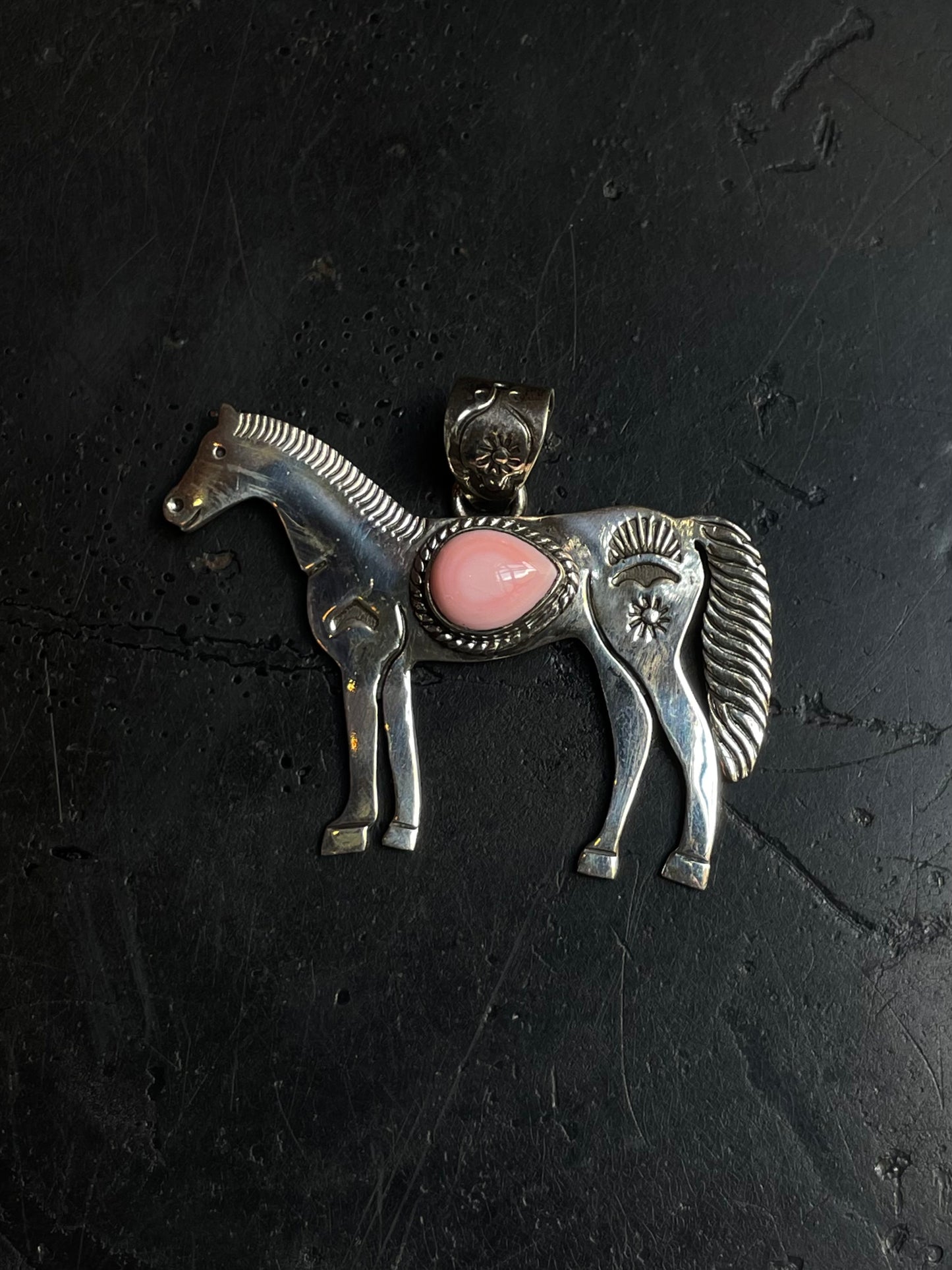 Pink Conch Horse Pendant | 925 Sterling Silver E253