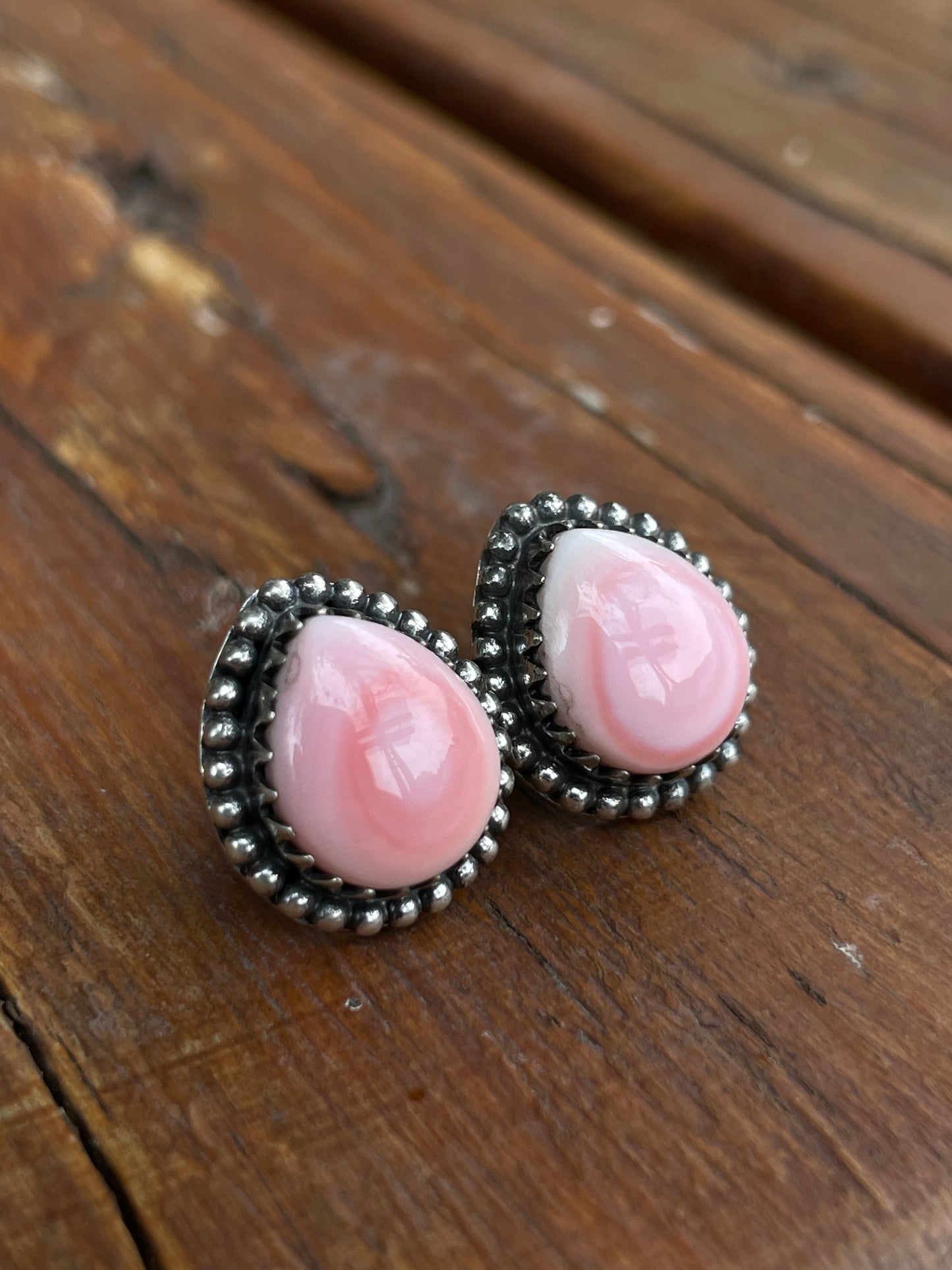 Pink Conch Tear Drop Stud Earrings | 925 Sterling Silver B964