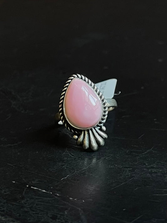 Pink Conch Teardrop Ring | Sterling Silver | Size 6 | A733