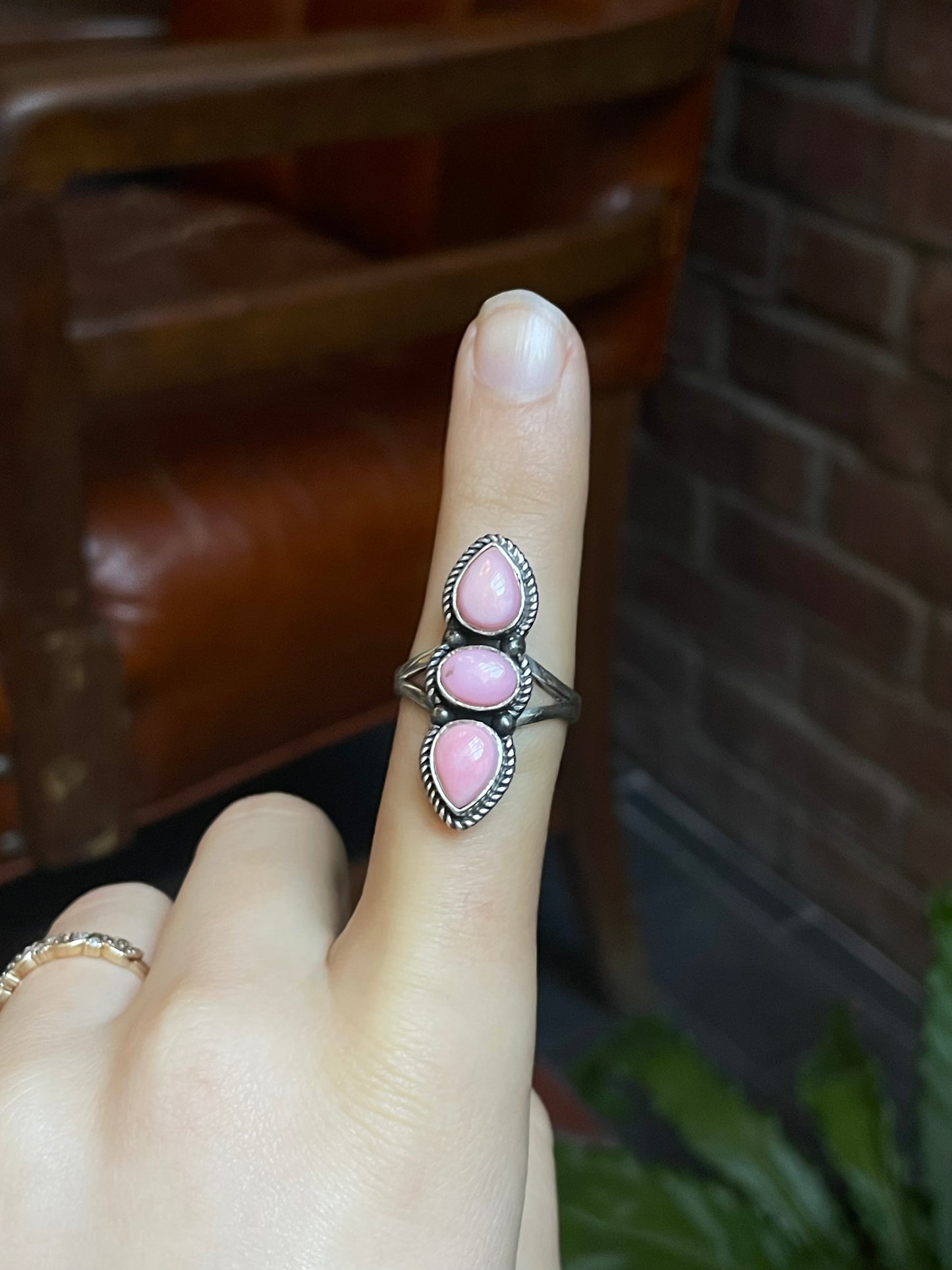 Three Stone Pink Conch Ring | Sterling Silver | Size 9 | A254